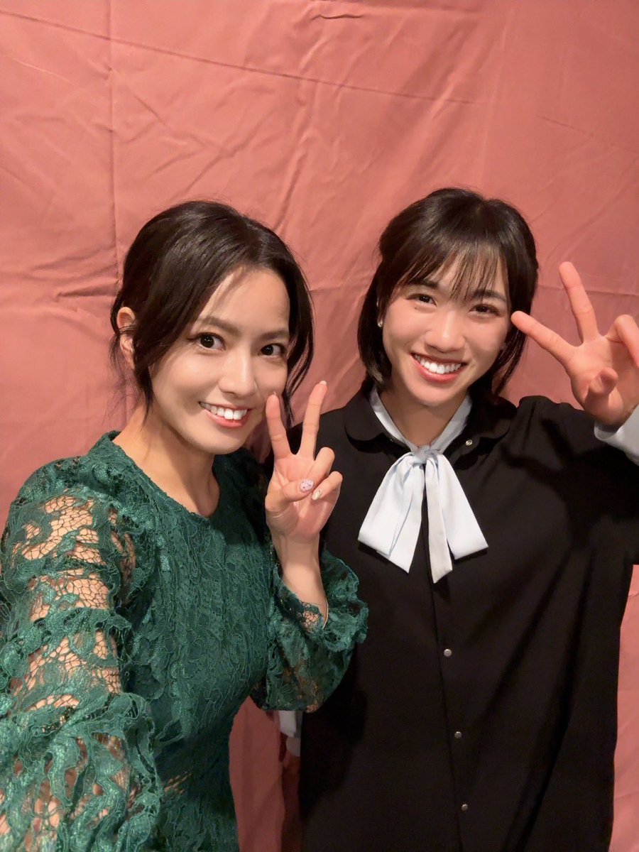 jcomand_03's tweet photo. 綺麗な人と写真を撮るとガチガチになるかふざけるかだよ、！！！

『調子のいい夢と目覚め』
明日ラスト！！走れーー逃げろーー https://t.co/XdzfoZ6JL6