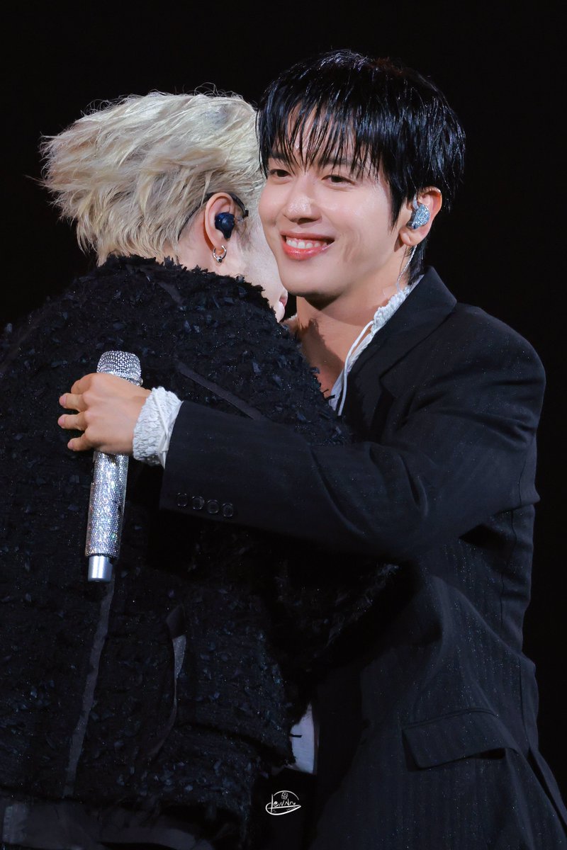 Lennn_622's tweet photo. 20260523 hito流行音樂獎頒獎典禮 in Taipei

 J.Sheon랑 콜라보 무대 왔다!!

#정용화
#JUNGYONGHWA https://t.co/cW0I8G8GfL