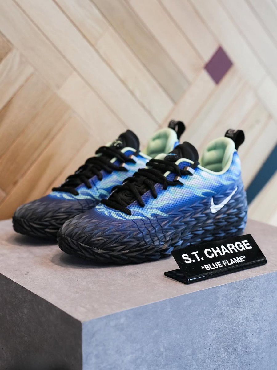 JustFreshKicks's tweet photo. New colorways of the Nike S.T. Charge 🔥🏀 https://t.co/bFFGR01BP2