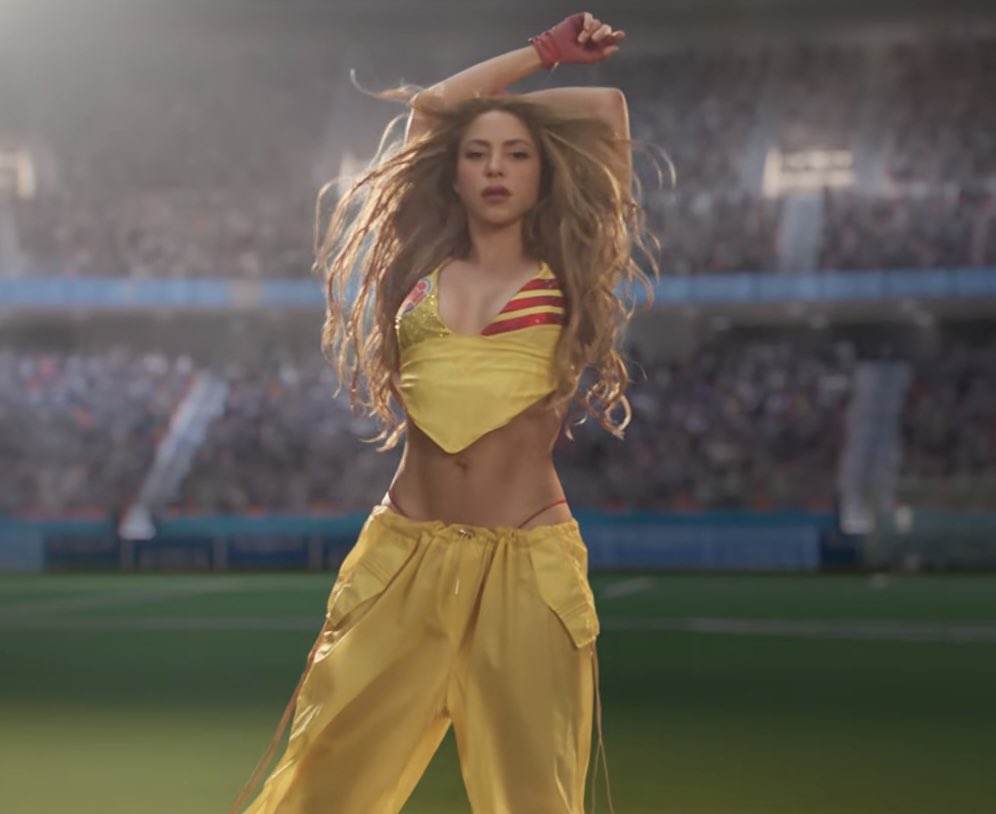 _TheRoyalFan's tweet photo. Mother sirviendo qk y abdomen en el video oficial de DAI DAI ⚽️
@shakira https://t.co/l1RSlJN47I