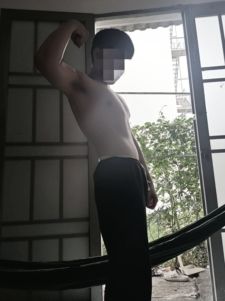 Phucnentt's tweet photo. 2k10 này ko ổn rùi mấy c ơi 🥹 https://t.co/cNT4LN7mKW