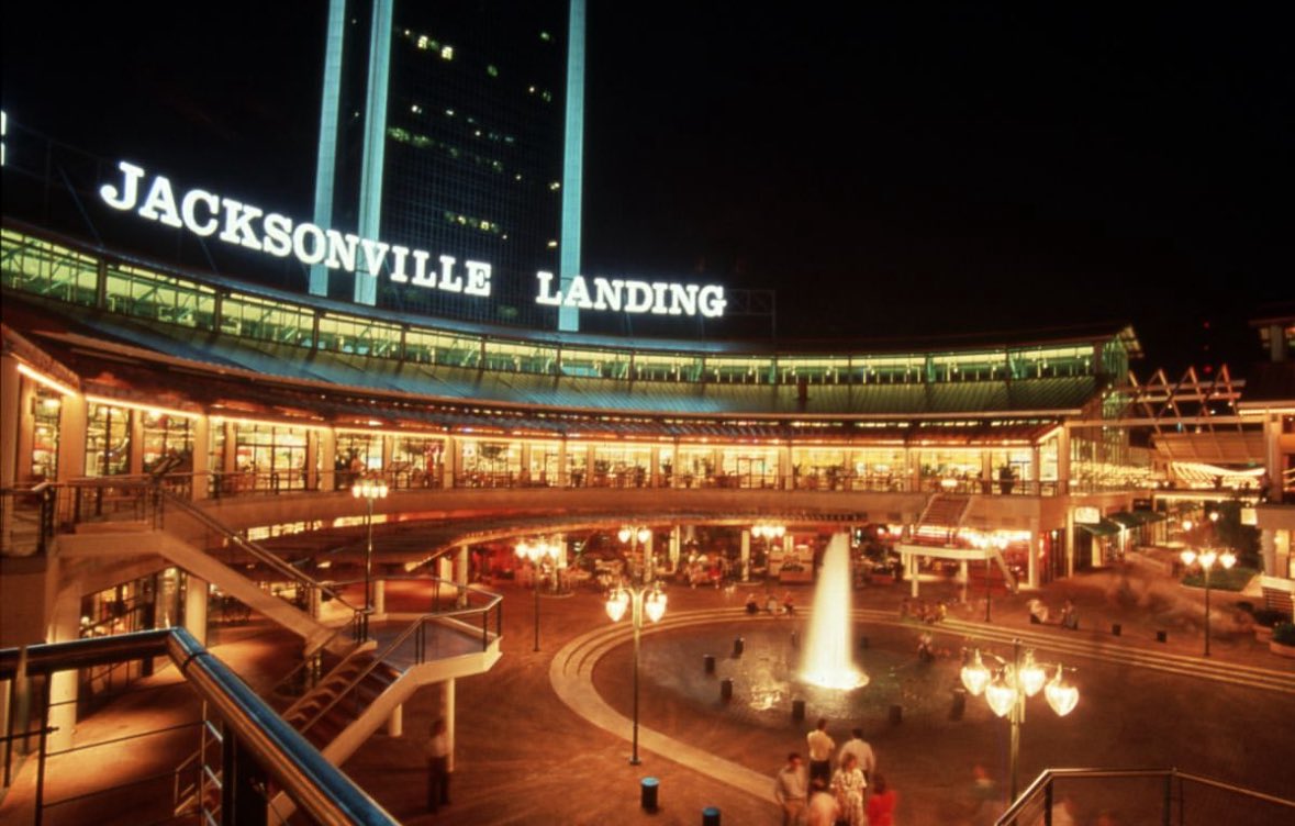 BoldCityBeat's tweet photo. Nighttime views of the Jacksonville Landing in Downtown, 1995.

📸: Florida Memory https://t.co/MAc0DOAV6W