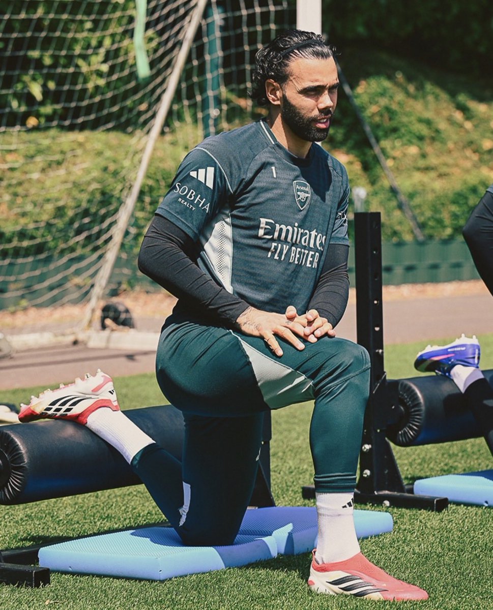 Gooner Chris tweet media