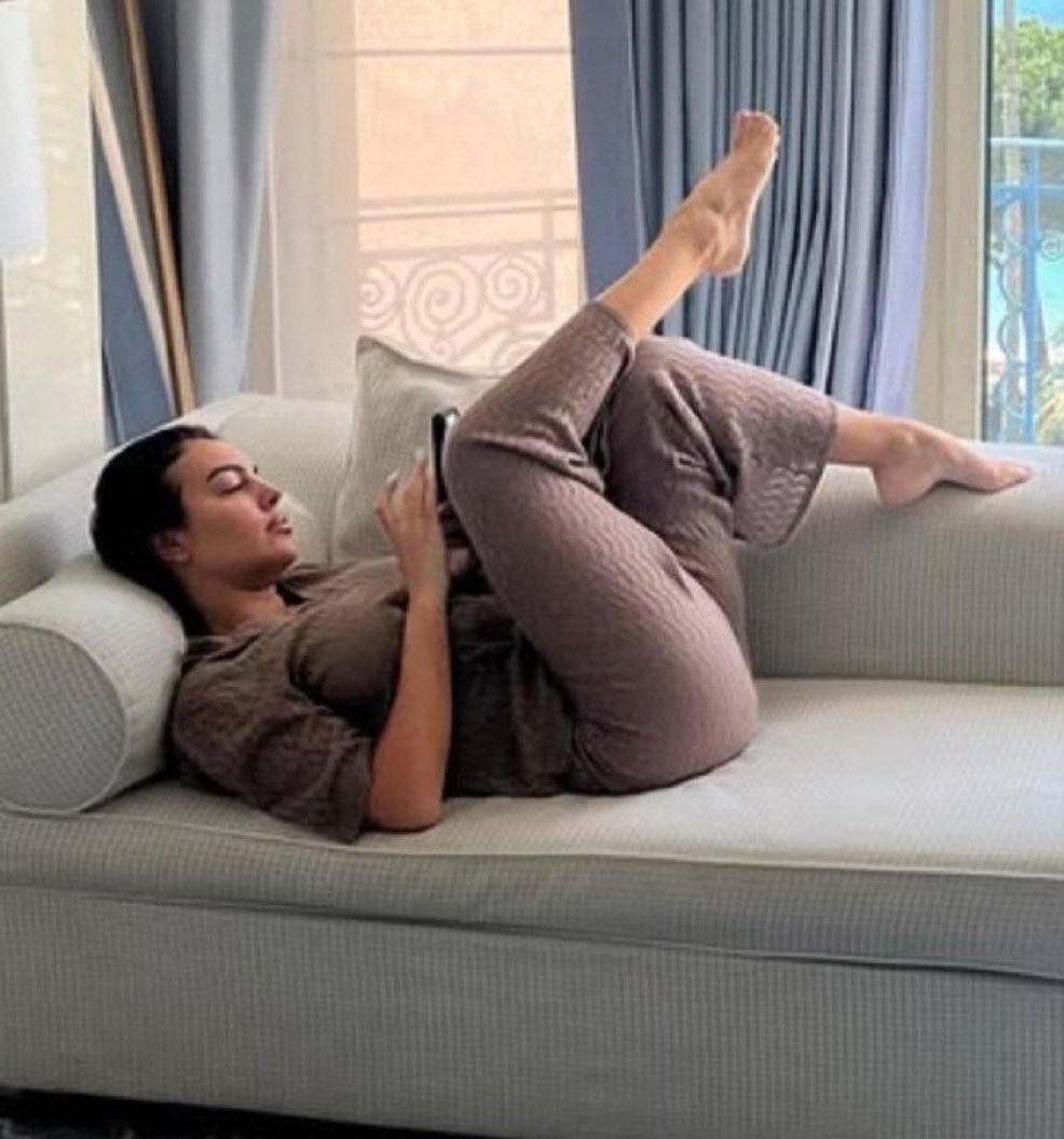 GEOisQueen's tweet photo. مامي جورجينا 😩💗💗. https://t.co/G4uClwxOVV