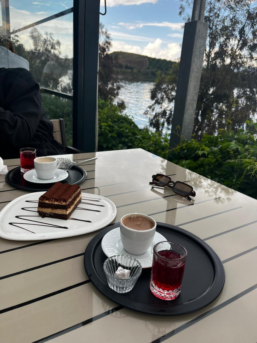 Zeynpbkrr's tweet photo. dost ile 🌿
@sevgilibus https://t.co/PZz3gxGN6J