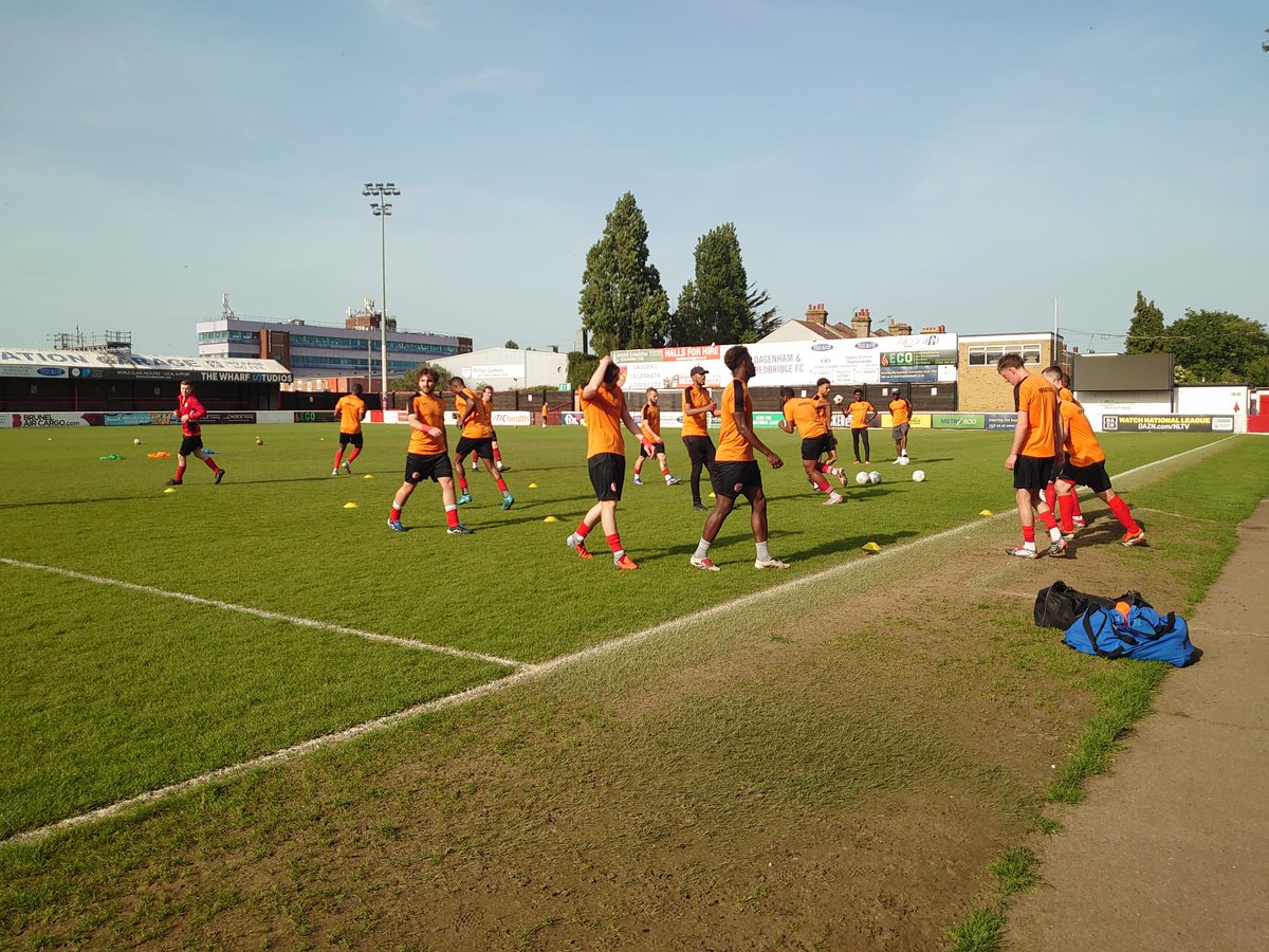 ped1980's tweet photo. Half an hour till game two here at Victoria Road, it's the @EssexAllianceFL Fenton Cup final between @CH_SpartansFC &amp; @PetrocubLondon and both teams are going through their pre match warm ups.....

#nonleague #nonleaguefootball https://t.co/ftHFfxhR5E