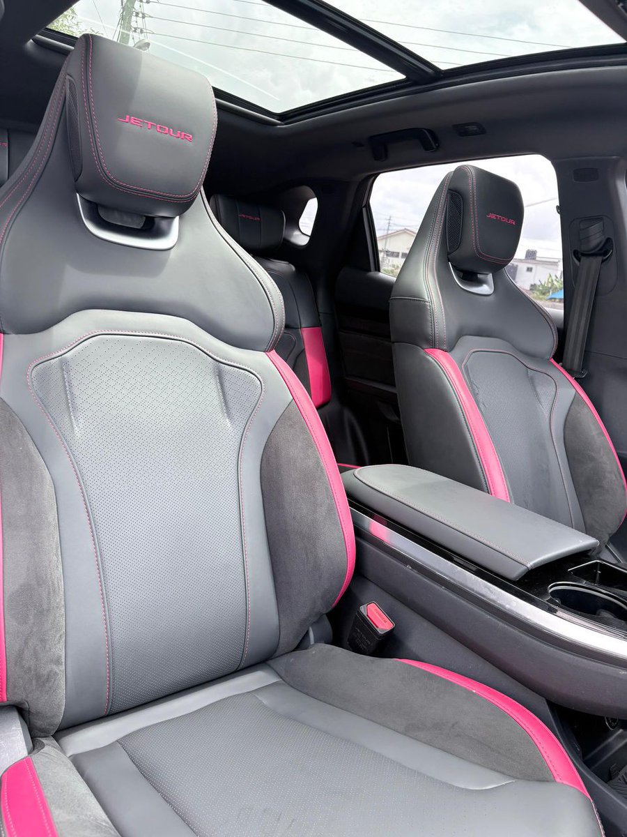 AmbelleAutos's tweet photo. ‼️ Chinese Cars Thread‼️
2022 Jetour Dasheng 3876 DV

Deluxe Model
1.6L turbocharged
keyless entry
Leather seats
15.6-inch screen
360 degree cameras
panoramic sunroof
wireless charging pad
Apple CarPlay

Price: Gh340K

Commission terms apply immediately after purchase https://t.co/PsZAQtdLe3
