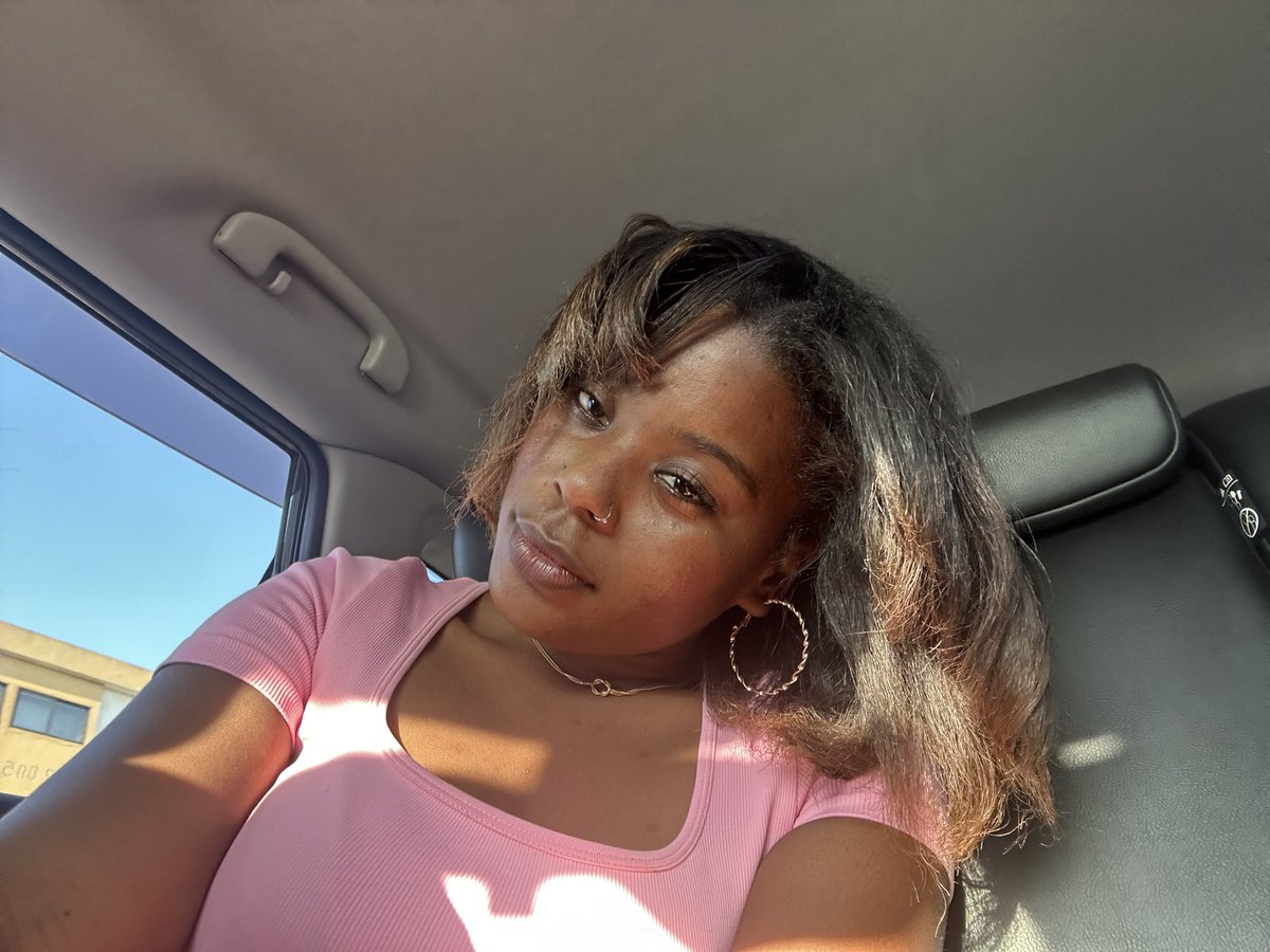 cachinhosd69's tweet photo. Yeah boa final de semana 🤫💗, a amar andar de cabelo https://t.co/51RUtAZYYl