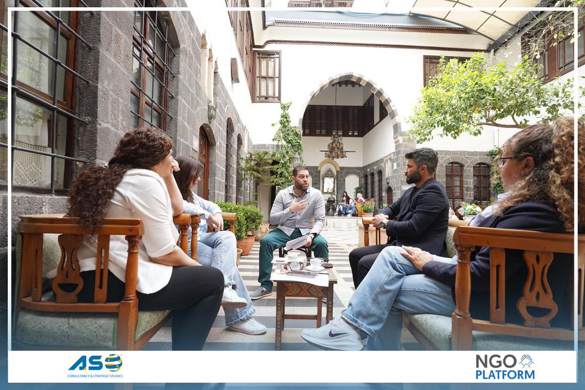 ASO_center's tweet photo. شارك منسق NES NGO Platform، روناز العلي، في ورشة عمل هامة عُقدت في دمشق، بتنظيم من Help – Hilfe zur Selbsthilfe e. V.، ضمن إطار مشروع “Help Localization Facility” في سوريا، والذي يستند إلى تجربة سابقة ناجحة تم تنفيذها في أوكرانيا.

وجمعت الورشة مجموعة متنوعة من السوريين القادمين من مختلف المناطق والخلفيات والخبرات، حيث شهدت نقاشات معمّقة وصريحة حول واقع التوطين في سوريا، والتحديات والفرص المرتبطة بتعزيز دور المنظمات المحلية وتمكينها ضمن الاستجابة الإنسانية والتنموية.

كما شكّلت الورشة مساحة مهمة للحوار وتبادل الخبرات والرؤى بين مختلف الفاعلين السوريين، والعمل بشكل تشاركي على رسم ملامح المرحلة القادمة من مشروع “Help Localization Facility” بما يراعي خصوصية السياق السوري ويستند إلى الاحتياجات الحقيقية والخبرات المحلية.

وتؤكد NES NGO Platform أهمية هذه المبادرات التي تعزز من دور المنظمات المحلية كشريك أساسي في قيادة الاستجابة الإنسانية والتنموية، وتفتح المجال أمام نقاشات أوسع حول مسارات التوطين في سوريا.

كل الشكر والتقدير للجهات المنظمة، ولفرق التيسير، ولكافة المشاركين على النقاشات البنّاءة وروح التعاون والالتزام التي سادت خلال أيام الورشة

 #مركز_آسو #آسو_للدراسات_الاستراتيجية #منصّة_مؤسسات_المجتمع_المدني_شمال_شرق_سوريا
#Syria #Damascus #سوريا #دمشق