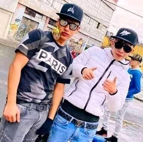 Orlandite2020's tweet photo. @elconde_nad0 Antes de criticar su etnia, hay que reconocerles buen gusto. Cabe recordar (no se si sea en toda hispanoamerica, pero en mi pais Mexico, sí.) que nuestras calles estan llenas de  estos parásitos que son los galanes de la calle. https://t.co/6D3uBUZbYa