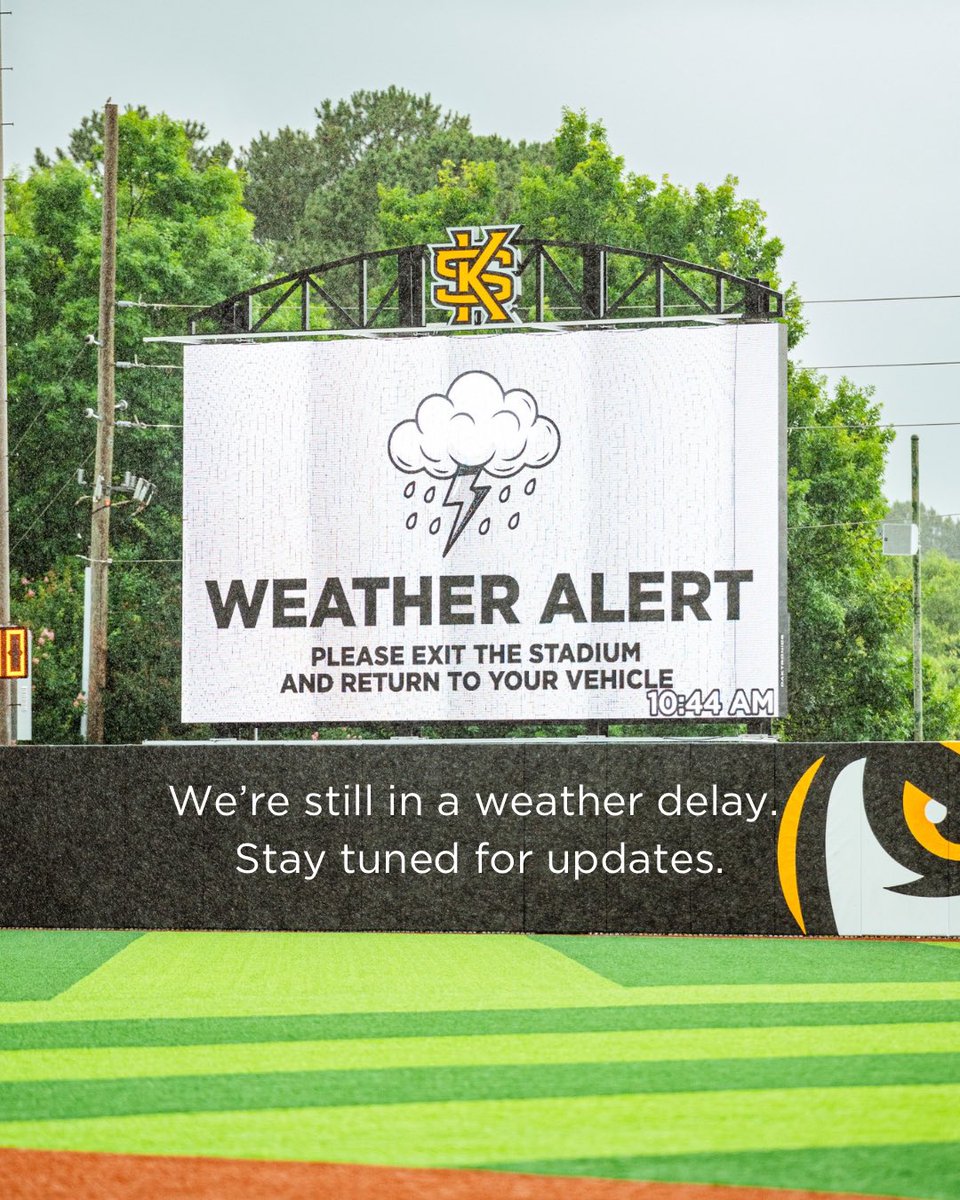 DBU_Baseball's tweet photo. We’re still in a weather delay. Stay tuned for updates. https://t.co/QEAGB1eXWq