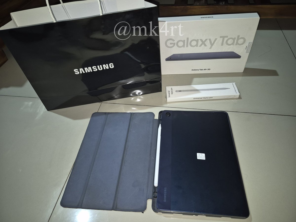 mk4rt's tweet photo. WTS samsung tab A9+ 5G 8/128GB kondisi mulus 98% cuma crack tempered glass, ada box, inc stylus pen universal + case, minus no charger 3jt, nego by dm aja 

📍cibubur https://t.co/U7iKKa1FIY