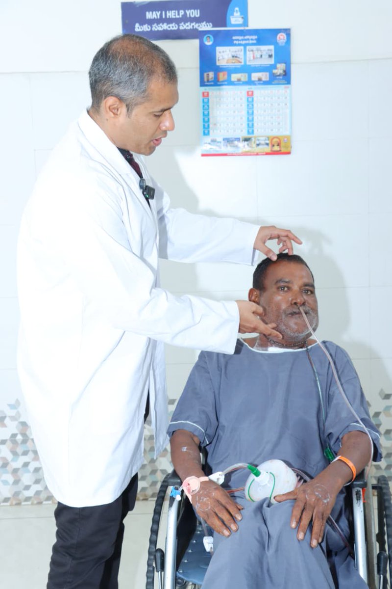 DVChospital's tweet photo. అత్యంత క్లిష్టమైన మూడు #headneck  శస్త్రచికిత్స కేసుల్లో రోగుల ముఖ భాగాల్లో ఏర్పడిన తీవ్రమైన లోపాలను Microvascular  Reconstruction Surgery ద్వారా విజయవంతంగా 
శస్త్రచికిత్సలు చేసిన  డా. చెన్నుపాటి గౌరి శంకర్ MDS, FHNO — Head & Neck Oncology Surgeon సహకరించిన అనస్థీషియా, ICU సిబ్బంది, వైద్య సహాయకులకు,  ఇతర ఉద్యోగులకు అందరికీ అభినందనలు తెలిపిన హాస్పిటల్ మేనేజింగ్ డైరెక్టర్ శ్రీమతి జ్యోతిర్మయి ధూళిపాళ్ళ, సి వో వో డాక్టర్ కరణం నవీన్ కుమార్

వైద్యులు వారి నైపుణ్యంతో 12-14 గంటల పాటు శ్రమించి రోగుల పరిస్థితిని బట్టి ఫ్రీ ఫైబ్యులా ఎముక మరియు “పెక్టోరాలిస్ మేజర్ గ్రాఫ్ట్” ఉపయోగించి ముఖ భాగాలను పునర్నిర్మించడం అభినందనీయం

మెట్రోపాలిటన్ సిటీలకు ధీటుగా ఈ గ్రామీణ ప్రాంతంలో Microvascular & Reconstructive శస్త్రచికిత్సలు నిర్వహించడానికి అవసరమైన ఆధునిక సదుపాయాలు, సాంకేతికతను సమకూర్చిన శ్రీ డి వి సి మెమోరియల్ ట్రస్టు చైర్మన్ శ్రీ ధూళిపాళ్ళ నరేంద్ర కుమార్ గారి దూరదృష్టిని అభినందించిన వైద్య బృందం .

#MicrovascularSurgery 
#HeadAndNeckOncology 
#SDVCMemorialTrust 
#DVCHospital