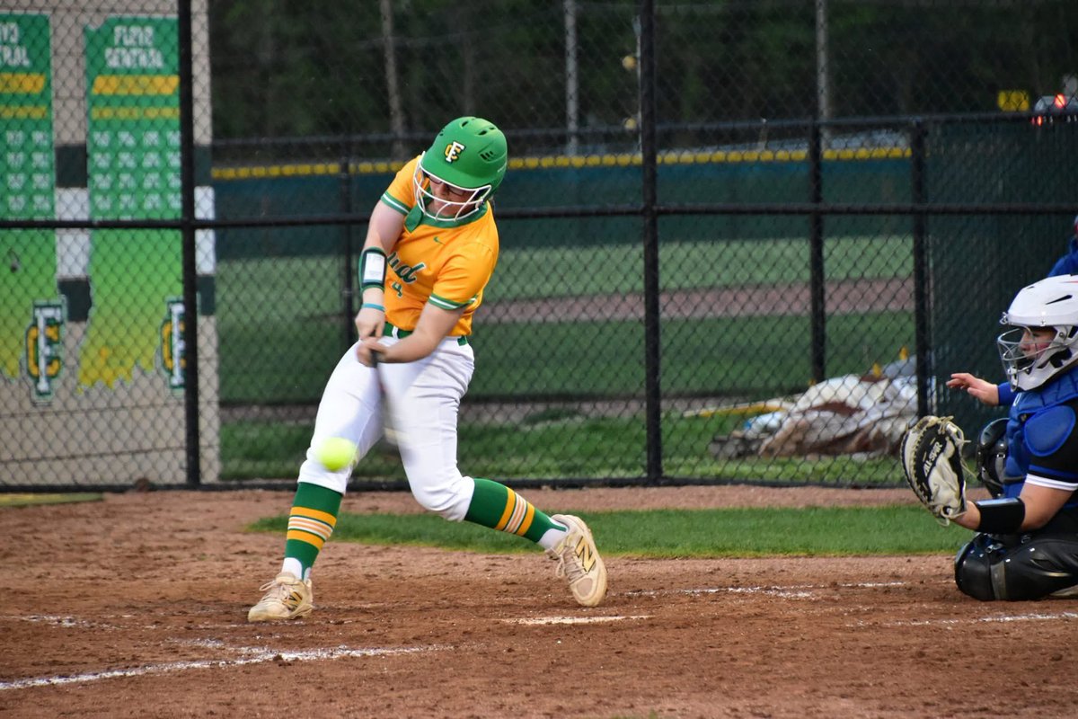 Livy_stackhouse's tweet photo. Freshman Year - 
BA: .444
RBI: 32
HR: 3 - 1 Grand Slam
3B: 4
2B: 4
H: 24
OBP: .565
SLG: .833
@Floyd_Softball @TopGun2029IN @WKUSoftball @IUS_Softball @IndianaSB @GatorSoftball2 @NKUNorseSB @PurdueSoftball @umichsoftball @UIndySoftball @MizzouSoftball @clemsonsoftball @LouisvilleSB