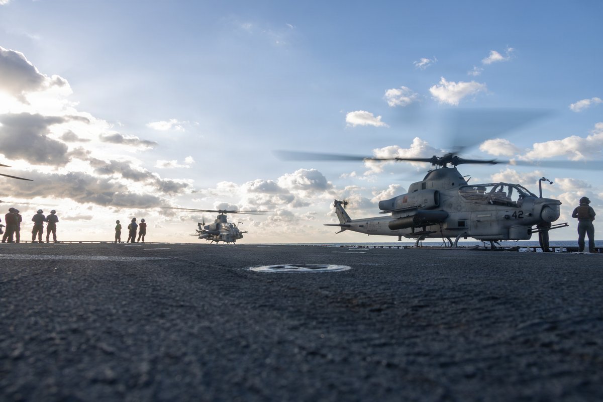 U.S. Marines tweet media