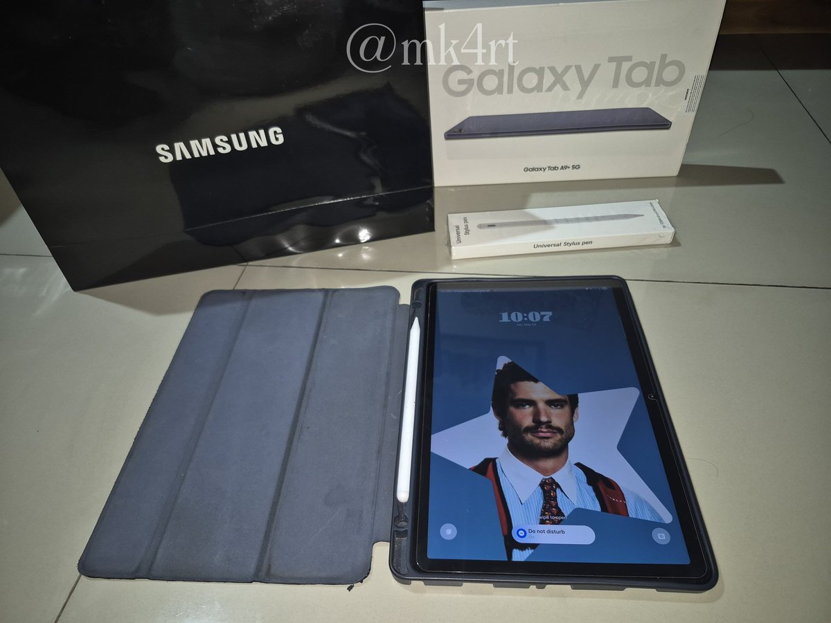 mk4rt's tweet photo. WTS Samsung Tab A9+ 5G 8/128GB kondisi mulus 98% cuma crack tempered glass, ada box, inc stylus pen universal + case, minus no charger 3jt, nego by dm aja 

📍cibubur https://t.co/GenUeuls9W