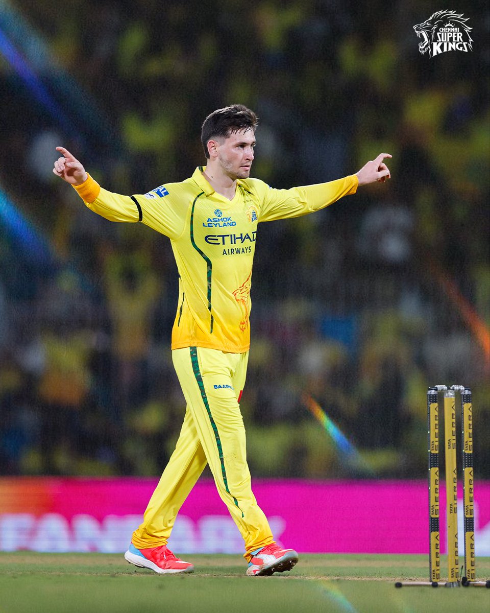 ChennaiIPL's tweet photo. 1️⃣3️⃣ Wickets 💪
We loved the magical wickets and the celebration that followed! ✨

#WhistlePodu #Yellove https://t.co/t9N3kKNVaW