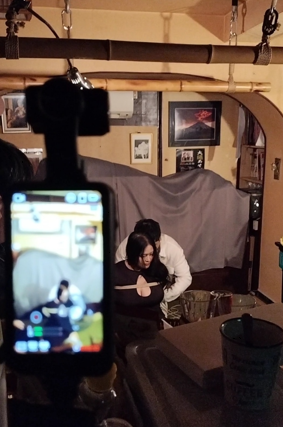 yoisans's tweet photo. 「一期一会」いい感じで終了。
今夜は三組それぞれ、教えをいただいているところの持ち味が出ていて良かったとご来店いただいたお客様からも言っていただきました。
組数も程よい感じでこれくらいの肩の力を抜いたショーイベントが初心みたいな小箱にはちょうど良いのかもしれません。
ご来店いただいた皆様、ありがとうございました。
演者の皆さんもお疲れさまでした。
用意したご飯もスィーツも美味しいとの声をいただきありがとうございました。

明日は１６時から通常営業。KAZUTO兄貴の飯は「汁なし担々麺」です。
皆様のお越しをお待ちしています。
@kizuki_xyz @pukapuka_water @Junejin_ @Vhankaew @Htomakoto @zzhzk @kazuto92315
