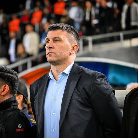 benbogi's tweet photo. Sergej Jakirovic hocaya saygı postudur. istikrarlı futbol oynatıp yıllar sonra Hull City'i Premier Lig'e çıkardı https://t.co/vFWWvAjBCu