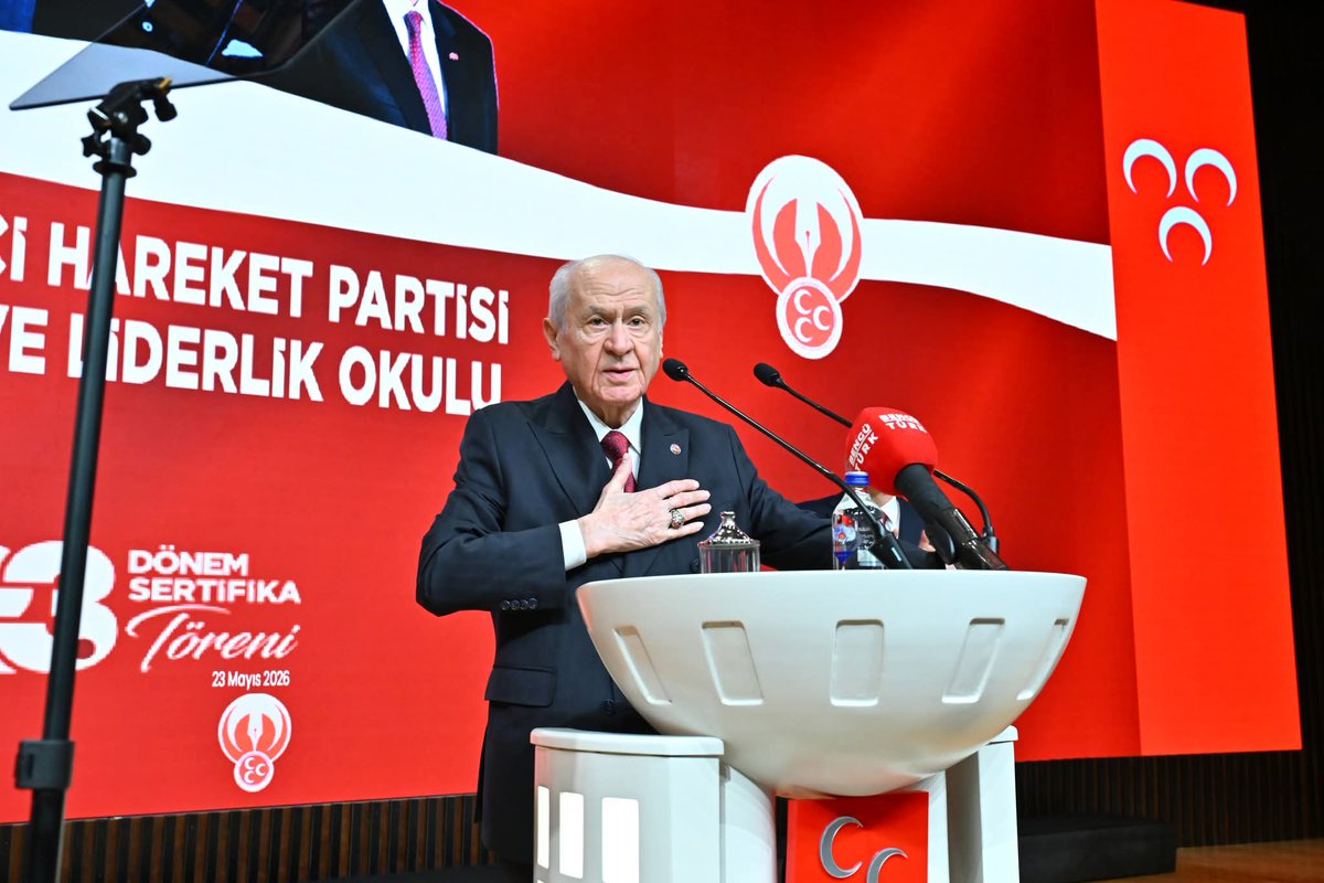 oglu_tamara's tweet photo. Genel Başkanımız Sayın Devlet BAHÇELİ’nin katılımları ile Siyaset ve Liderlik Okulu'nun 23. Dönem Sertifika Töreni gerçekleşti.

23 Mayıs 2026 https://t.co/vdowIL378x