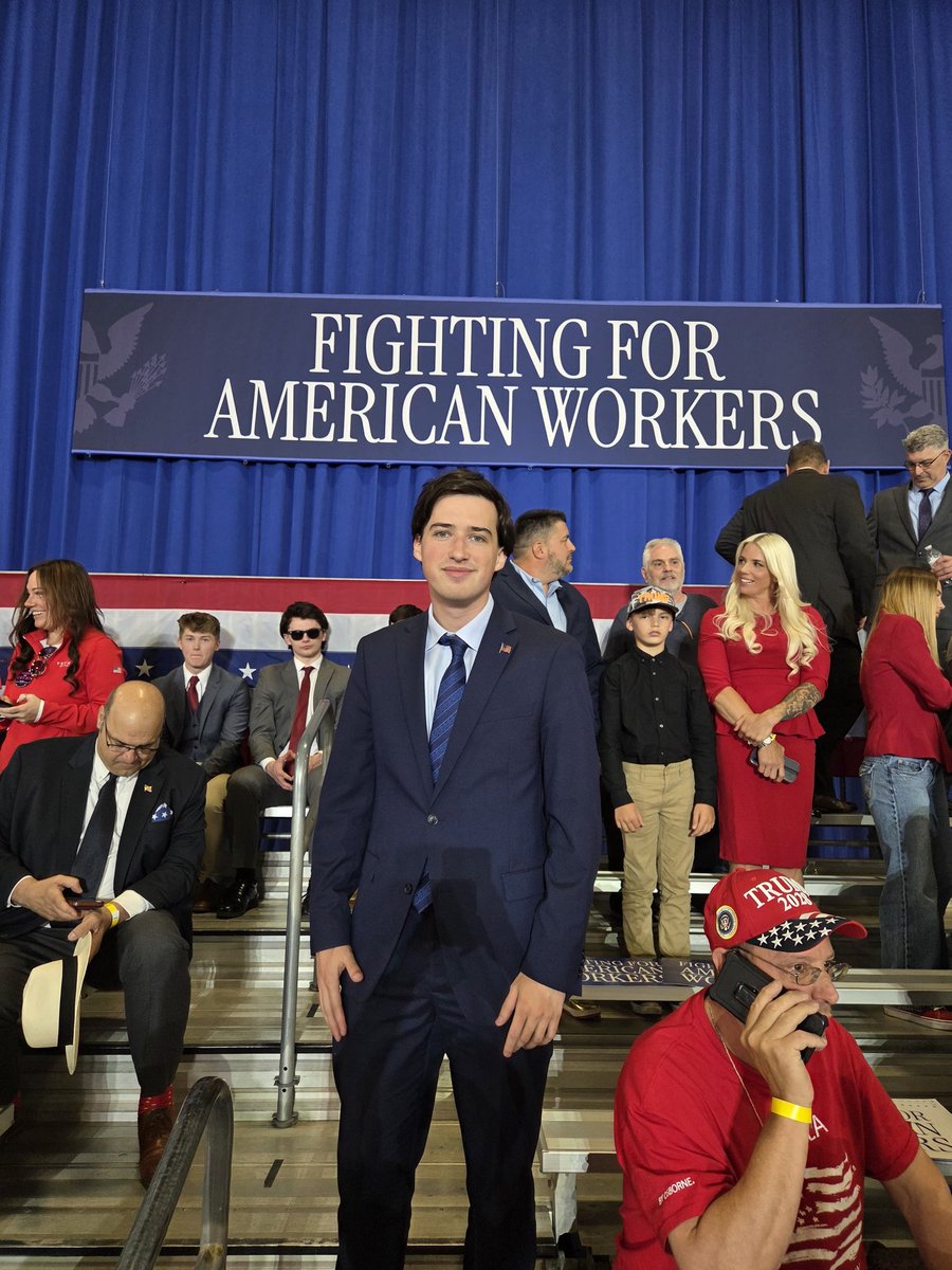 Steven4NYS's tweet photo. It was an honor to join thousands of New Yorkers in welcoming President Trump to Rockland County. 🇺🇸
The President will always stand with working-class New Yorkers. Yesterday’s event was a powerful reminder of what can be accomplished when we have proper leadership, a clear vision, and people who believe in putting America first.