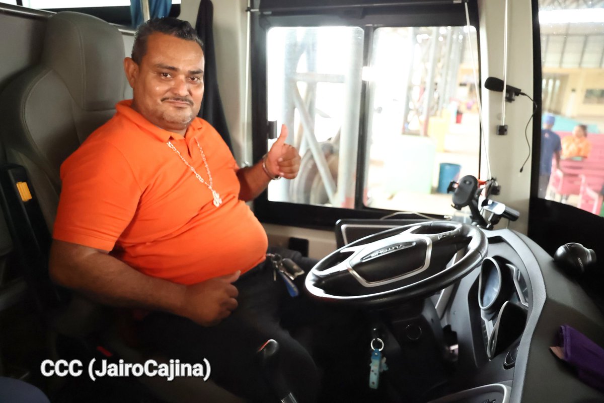 radio580nic's tweet photo. 📍🇳🇮 En la Terminal de Buses George Horacio Hodgson, en #Bluefields, la Policía de Tránsito Nacional realiza pruebas de alcoholemia y revisión mecánica de 16 buses Yutong, ruta Bluefields-Managua y Bluefields–Nueva Guinea. 1/2 https://t.co/H6ietoLTMs