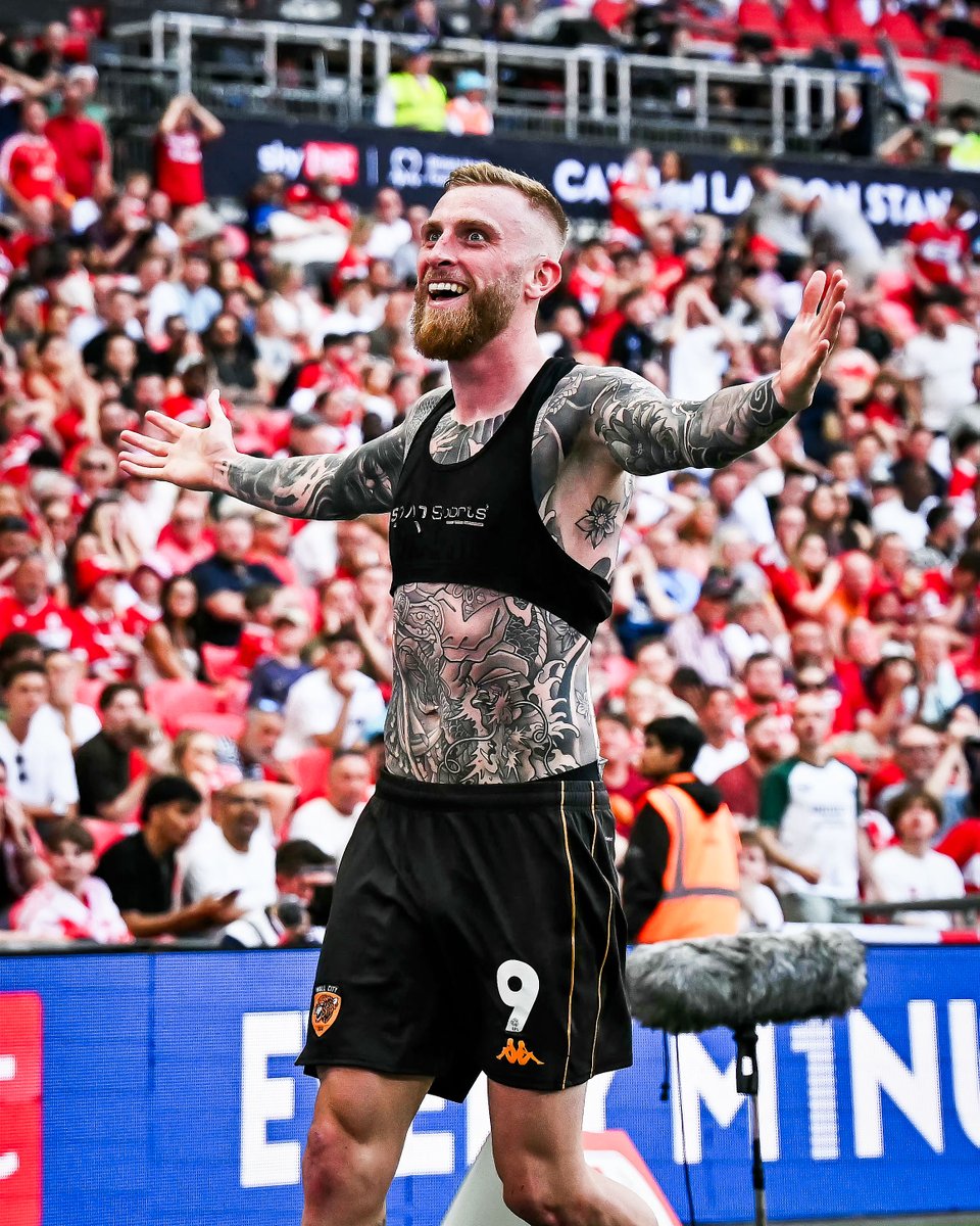 brfootball's tweet photo. Hull score in stoppage time to beat Middlesbrough 1-0 in the Championship playoff final 😱

They return to the Premier League after a nine year absence. https://t.co/bMd0QxOzml