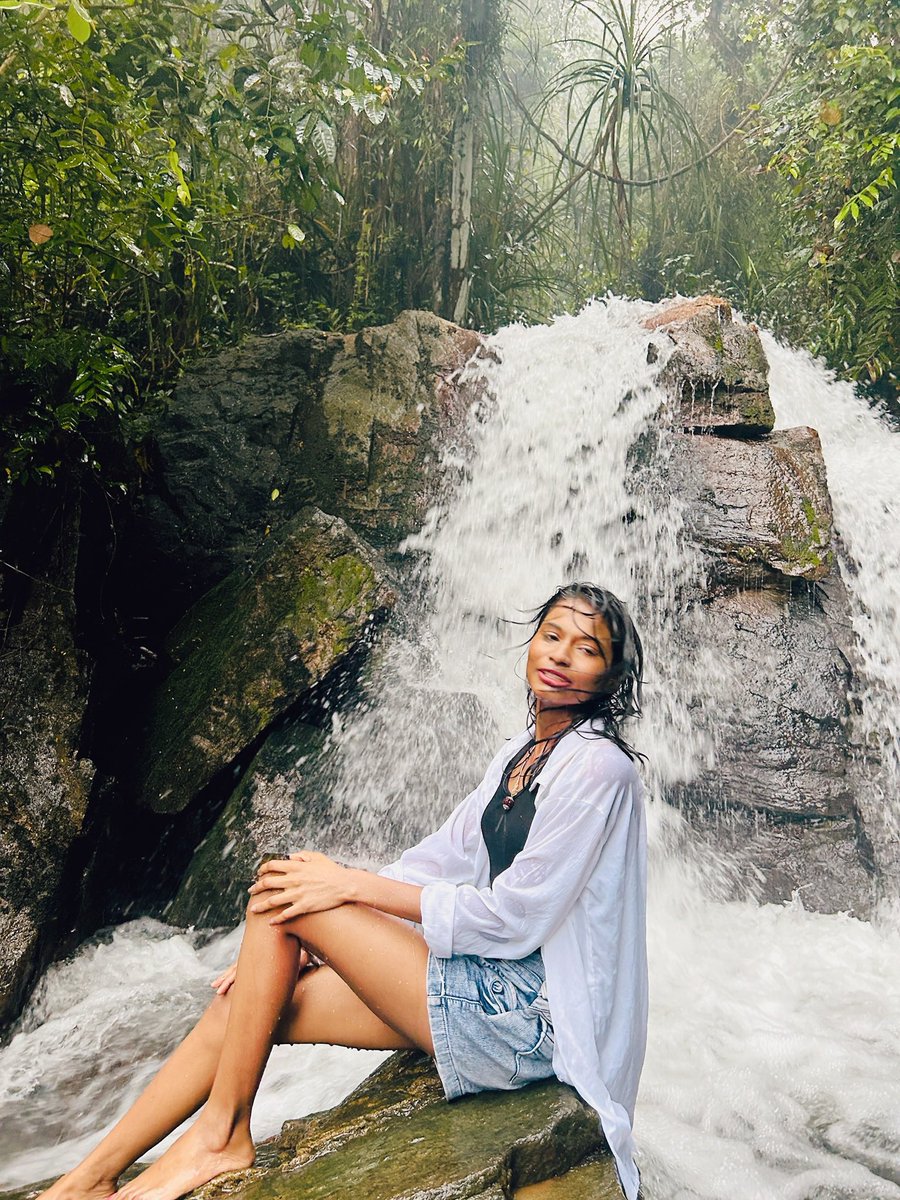 aaksyyy's tweet photo. Just a girl wandering through God’s artistry ❤️ https://t.co/AQtrUqcdRX