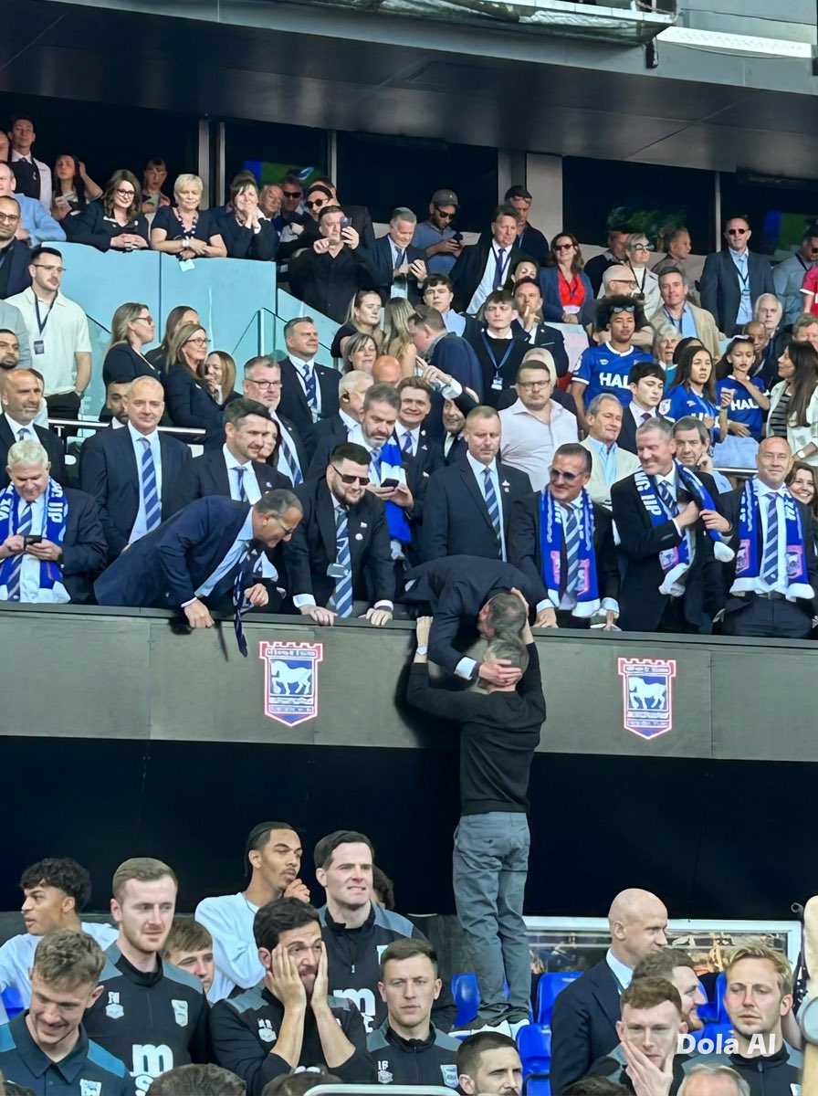 wozzab's tweet photo. @IpswichTown The men who changed the town ! https://t.co/YZBFhwRqdt