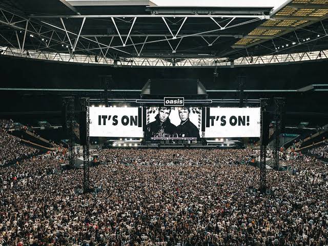 Oasis Mania tweet media