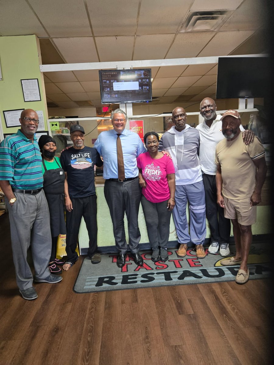 EdwardBrownGA's tweet photo. This Friday, I had the pleasure of sharing lunch with my good friend Commissioner Jon Howard at Tropical Taste Restaurant in Albany. We enjoyed great food, even better conversation and the opportunity to connect with members of the community.
A special thank you to the incredible team at Tropical Taste for the warm hospitality and outstanding meal.
