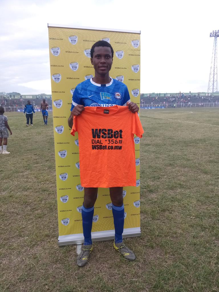 Wsbetting_mw's tweet photo. Blue Eagles man of the match.

Full-time, Blue Eagles 1 : Big Bullets 1.

#wsbet #winlikeastar #blueangles #bigbullets https://t.co/JPn1fDI8zB