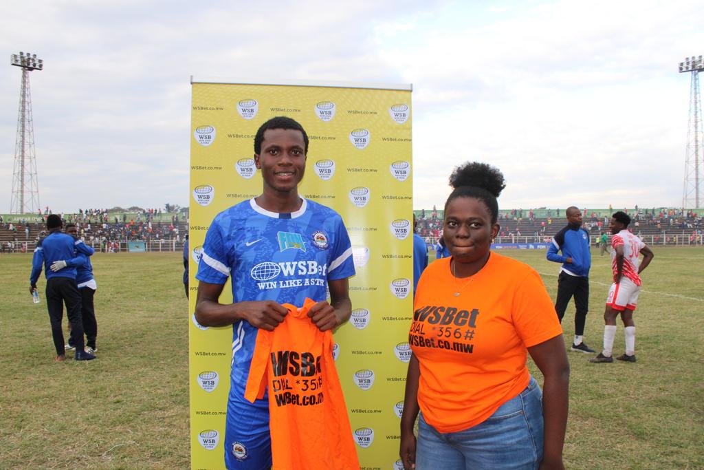 Wsbetting_mw's tweet photo. Blue Eagles man of the match.

Full-time, Blue Eagles 1 : Big Bullets 1.

#wsbet #winlikeastar #blueangles #bigbullets https://t.co/JPn1fDI8zB