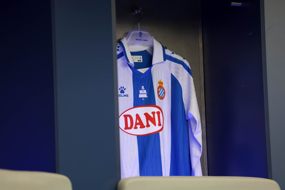 RCDEspanyol's tweet photo. 💪 Tot preparat.
#RCDE #EspanyolRealSociedad https://t.co/1ttGq68fxS