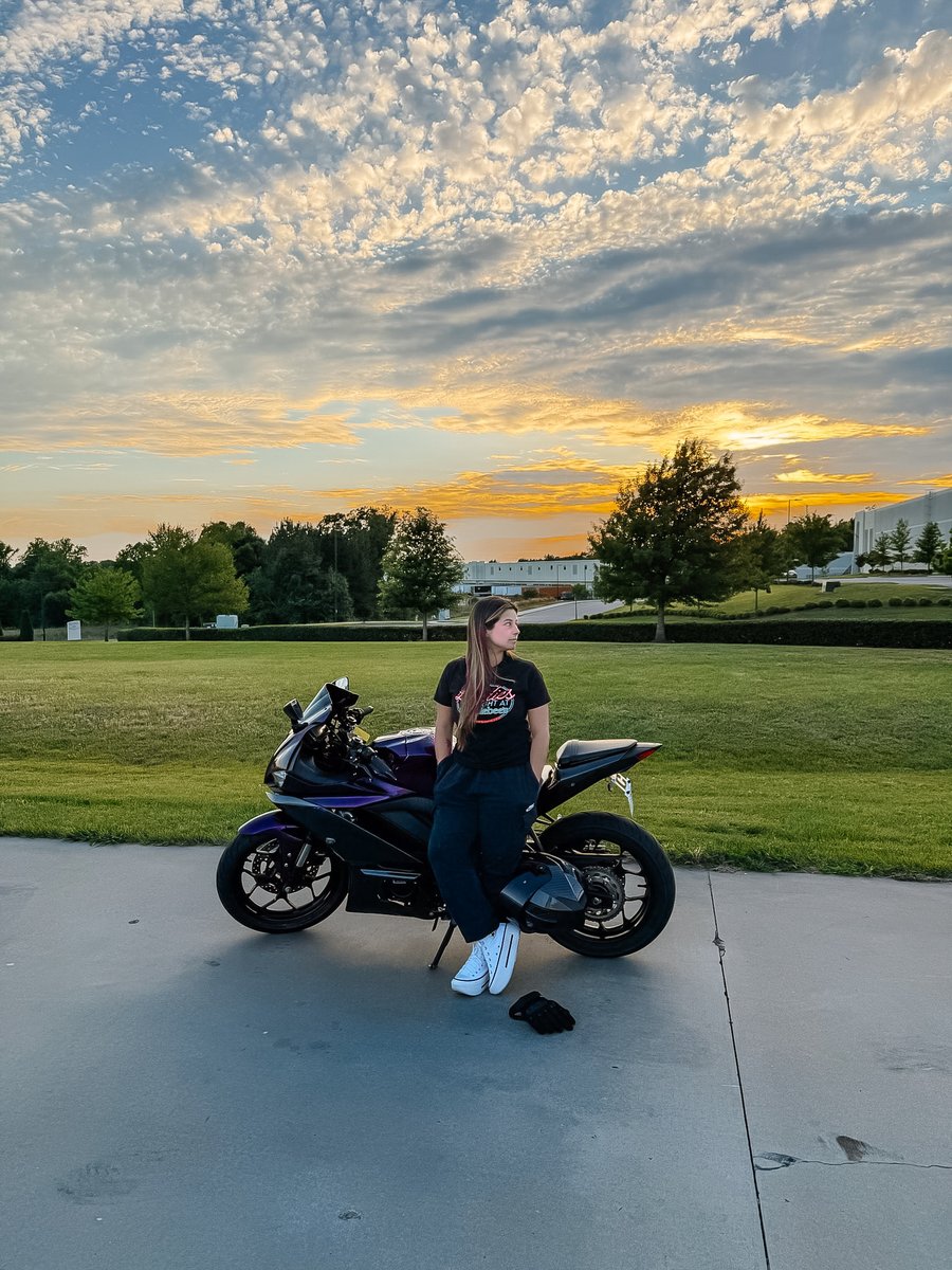 shortstuff7282's tweet photo. it’s me, just a 4,11” girl with platform shoes to help me touch the ground when I ride 🫶🏽 https://t.co/O6eTpf9qFi
