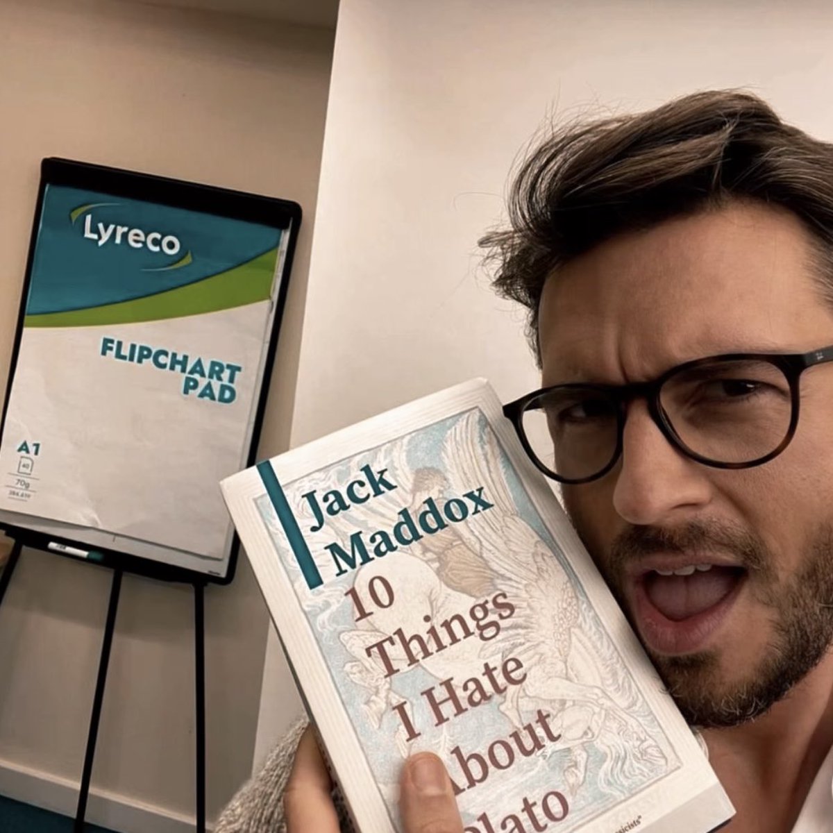 ᅠ ᅠ ᅠ ᅠ 𝒎͟𝒓͟.͟ ͟𝒓͟𝒆͟𝒆͟𝒅͟ tweet media