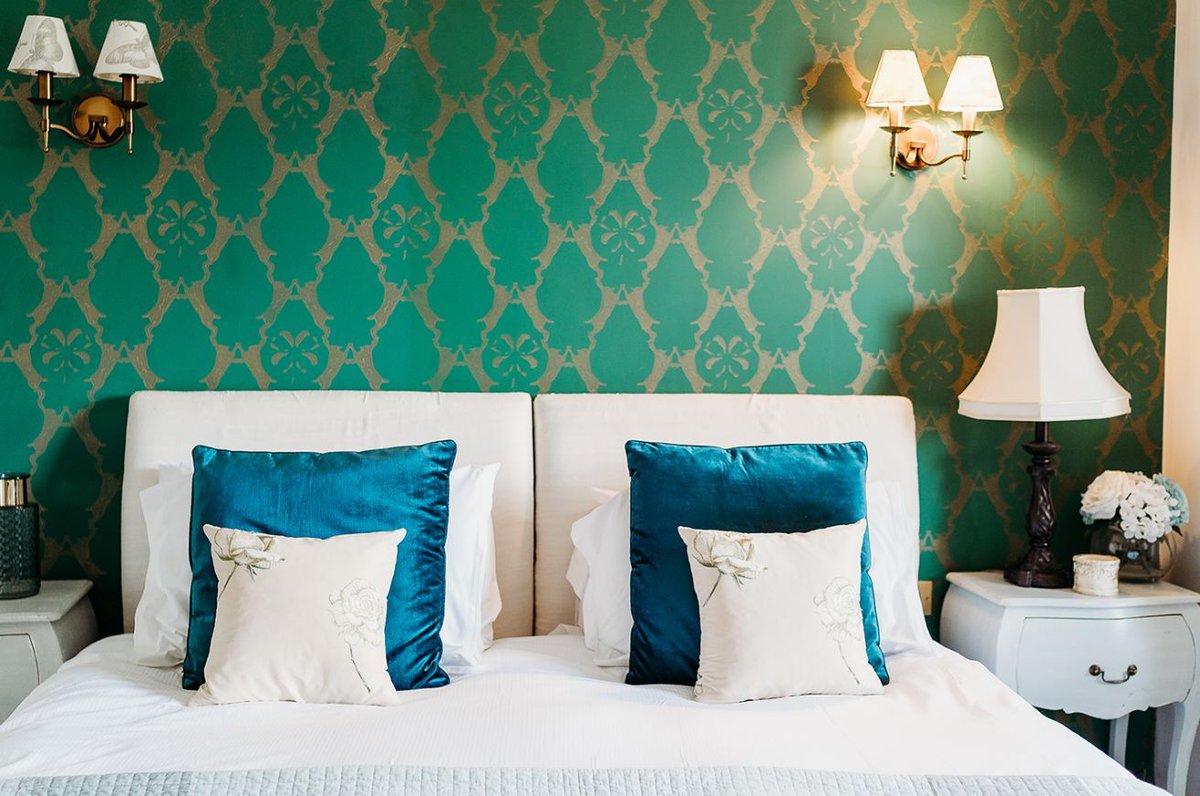 TheBBDirectory's tweet photo. Great Review for The Plough Inn, Surrey.

'Stayed two nights in the B&amp;B accommodation and had dinner in the pub both nights - very happy across the board, especially for the price.'

https://t.co/UMRPIECnVa

#ThePloughInn #Surrey #CountryPub #PubStay #Countryside #Staycation https://t.co/JoJhLr2Czs