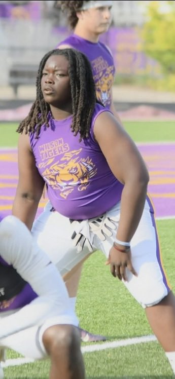ValMoore2029co's tweet photo. First Spring game as a Freshman in the books 📕!!!!!! So ready for my 10th grade year now I got something to prove Film 🎥 Below ⬇️ @BowmanJermey @TrenchworkHT @WHSTigers_FB @CoachBWilson2 @CoachShawnGibbs @Coach_Mattes @CoachCoard @CoachKnightNC @CoachNelsonOL @Coach_BCollins https://t.co/dfXojxQHST