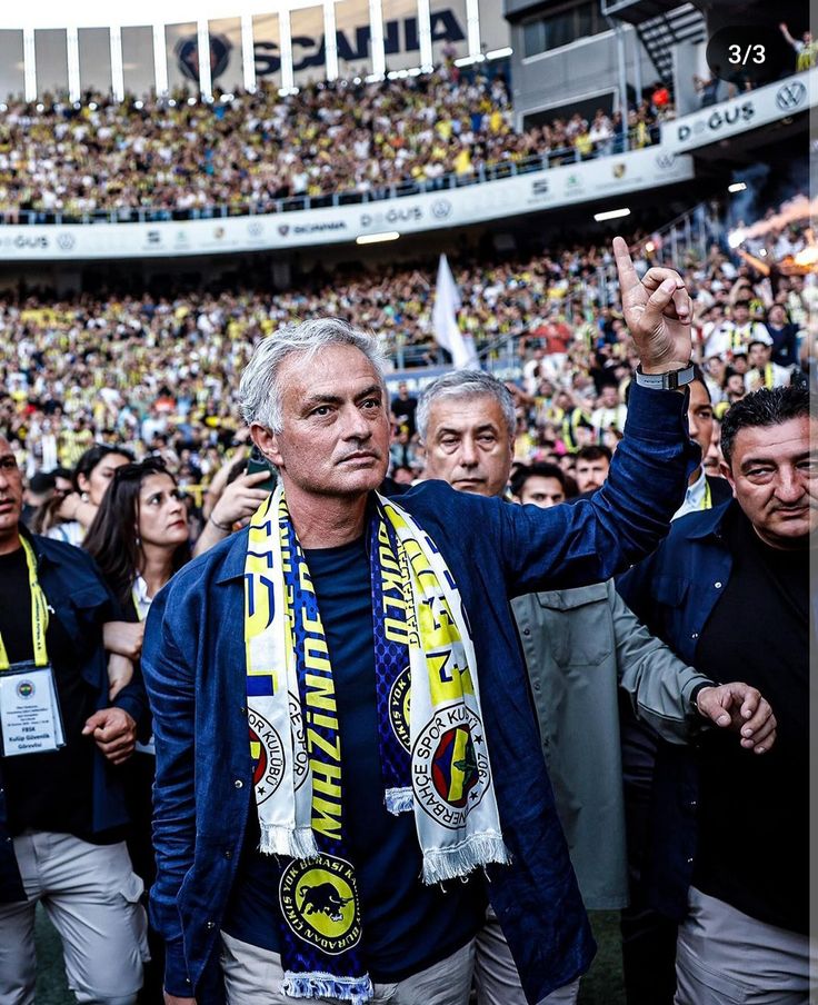Fabriziomou's tweet photo. Jose Mourinho's historic records:
 — First manager to win the Champions League in his first appearance
 — First manager to win the Europa League in his first appearance
 — First manager to win trophies in 4 different countries 
— Only manager to achieve a treble in Italy
 — First manager to win the Conference League in his first appearance 
— First manager to win a European Cup with Roma
 — First manager to reach 95 points in England
 — First manager to reach 100 points in Spain