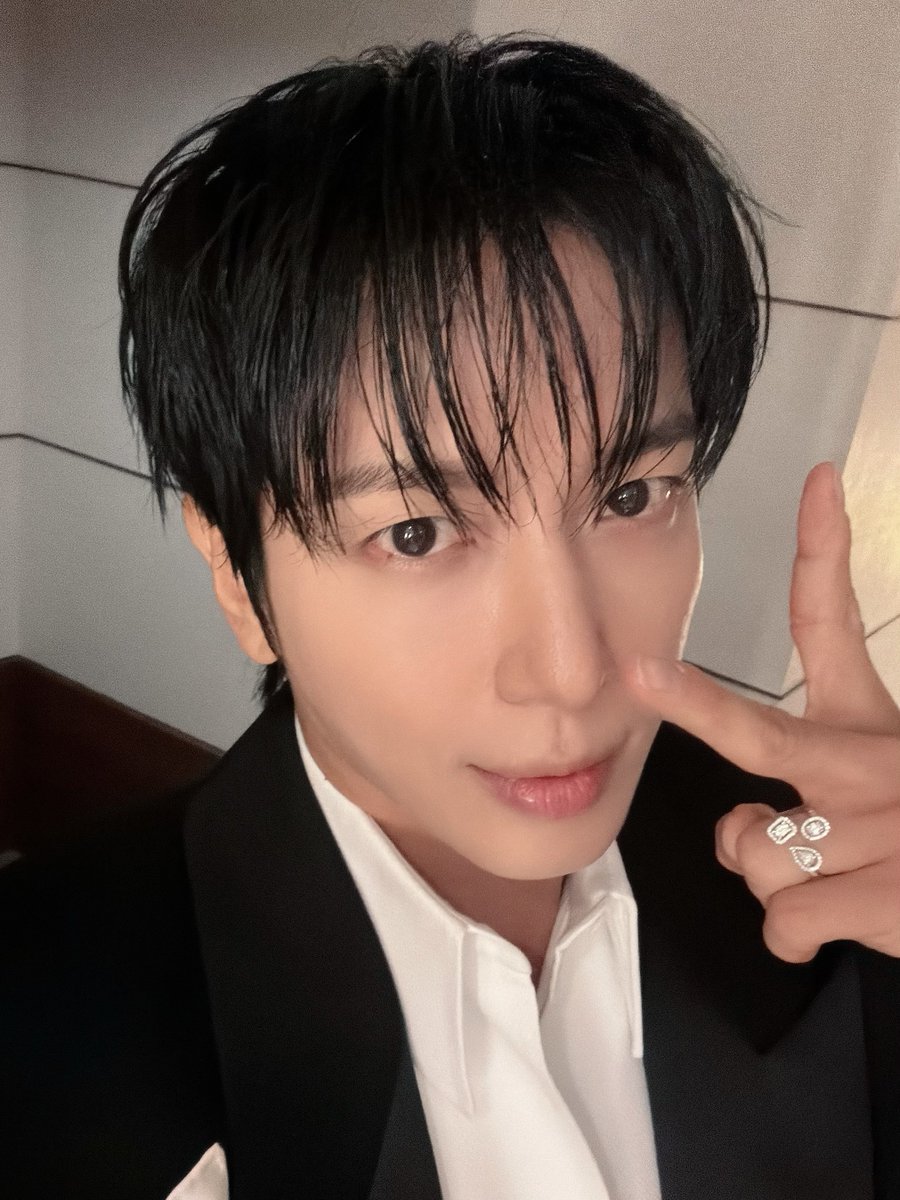 CNBLUE tweet media