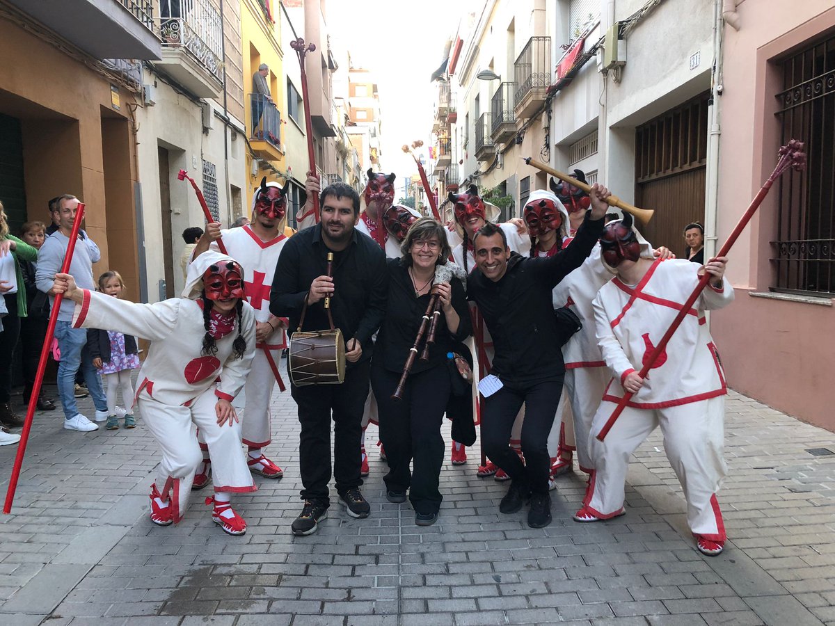 Olotuit's tweet photo. 🎶 No et perdis res del 35è Festival Cornamusam!
 
🪘 Viu la música d'arrel tradicional i el sac de gemecs com a eix central amb el focus a les Illes Balears i amb concerts, tallers i formació. 
🗓️ Fins al 24 de maig
📍 Olot
🔗 Programa: https://t.co/hkJaC9PnJ8

#femOlot https://t.co/qmnlffnpmk