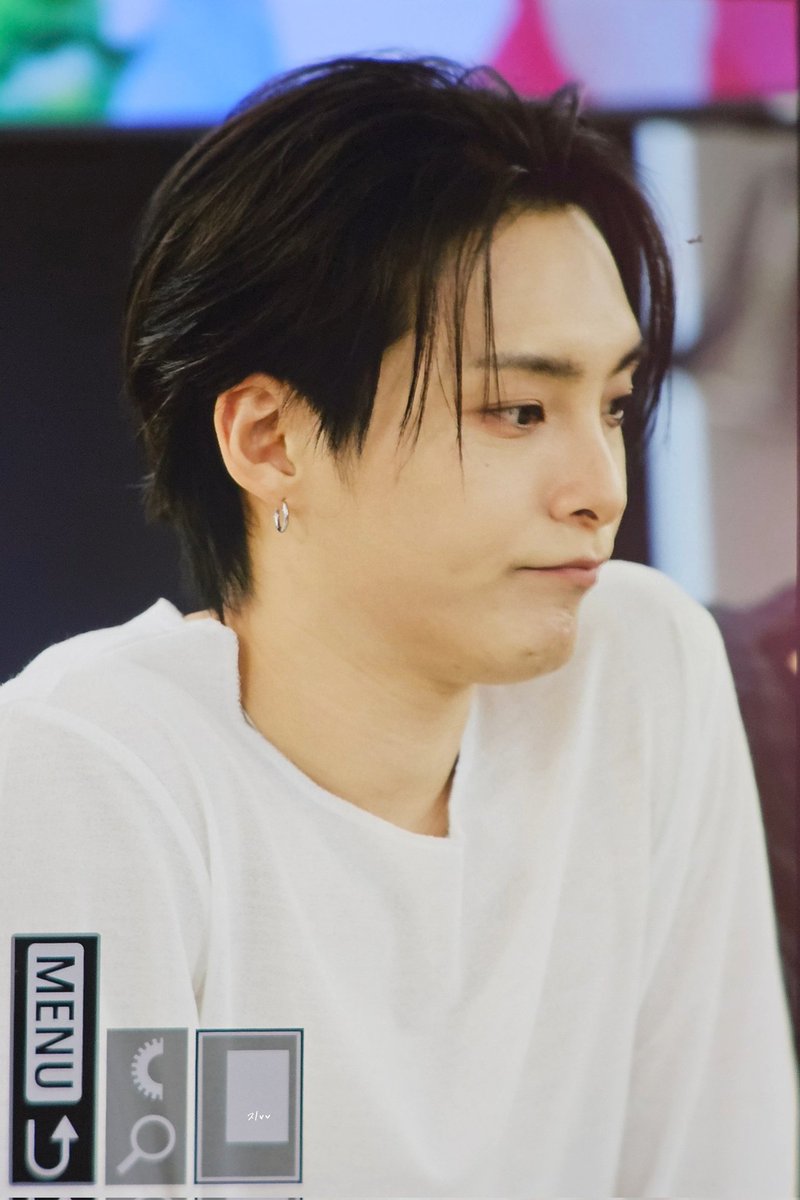 cafejsl's tweet photo. 260523 Dear My A.C.E 프리뷰

박준희 ❤️

#에이스 #ACE #박준희 #JUNHEE https://t.co/PcxwmjIHiP