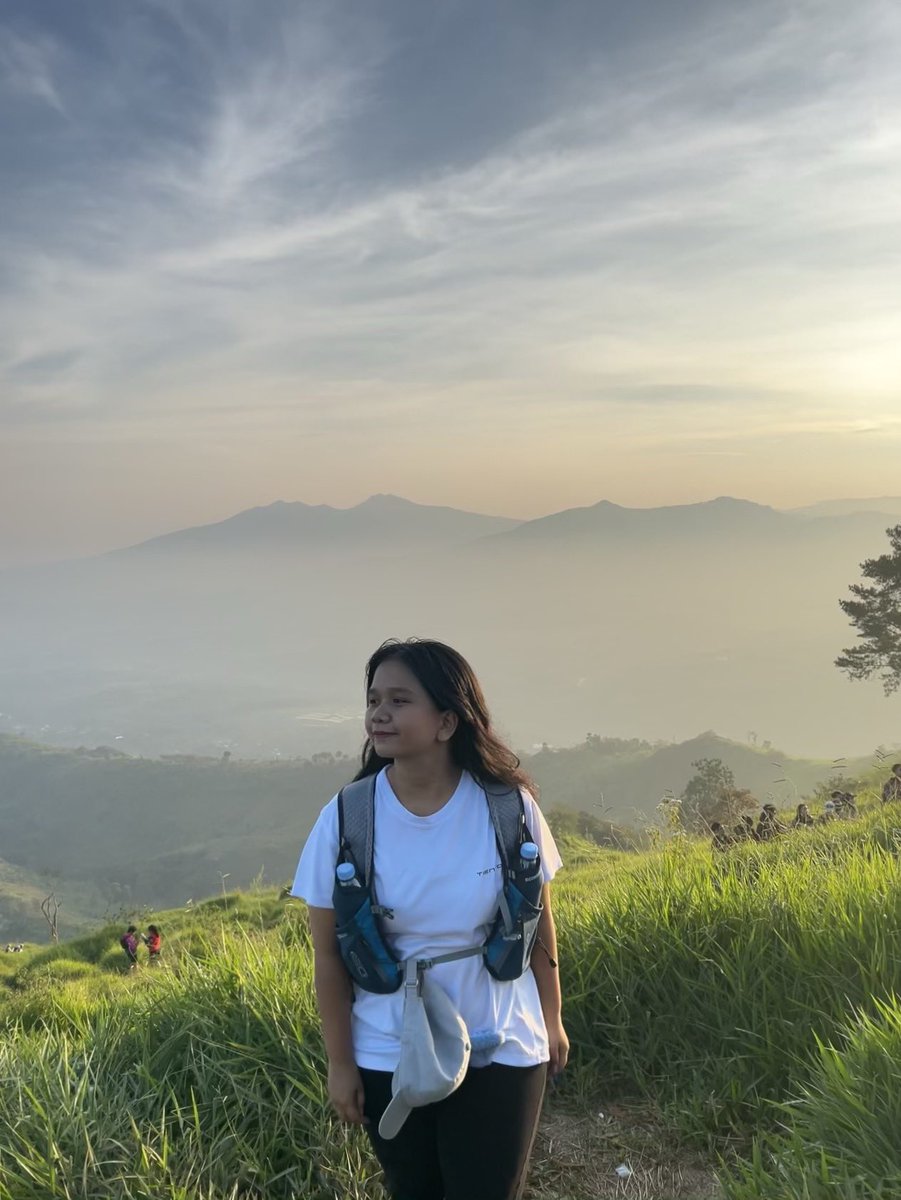 slzaad's tweet photo. naik gunung!! 
sekarang lagi hobby edit video, voice over sama story telling. https://t.co/9LpAvmZn6f
