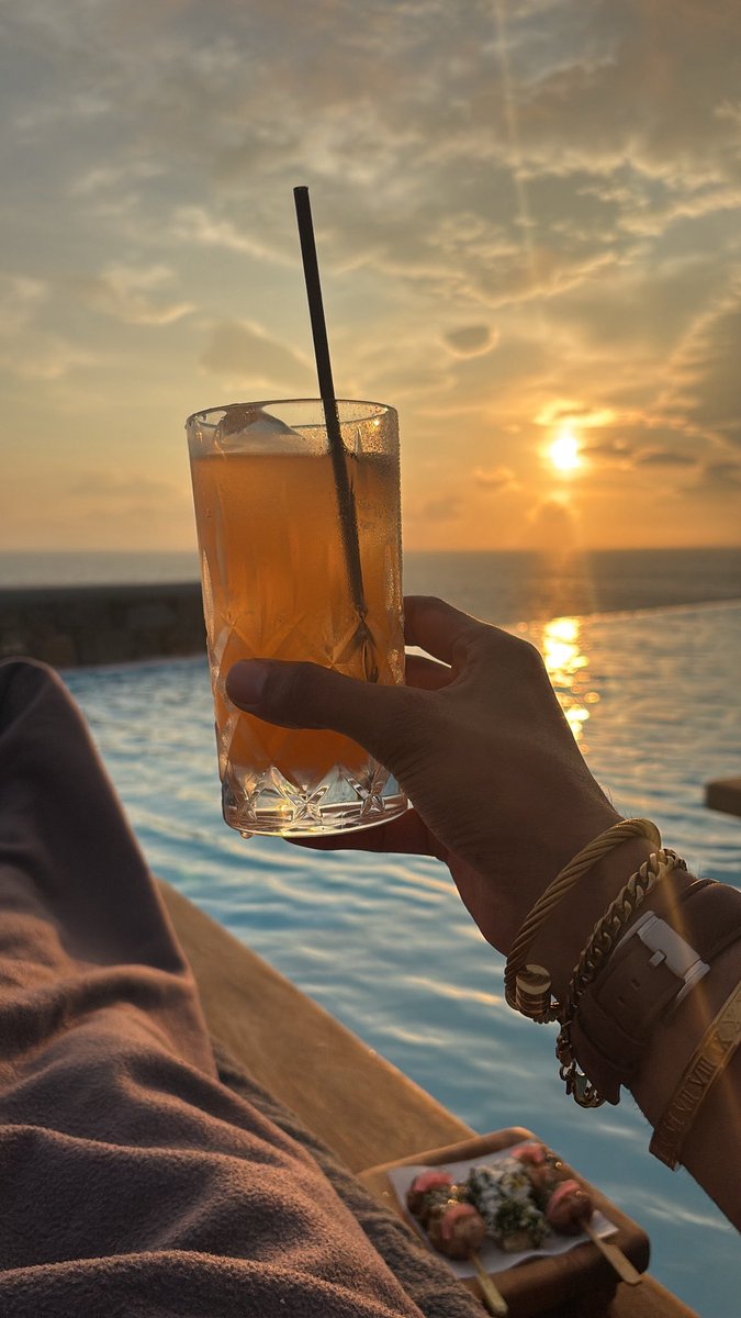 Not2Loud's tweet photo. Island living ☀️ https://t.co/PDp1ge5lti
