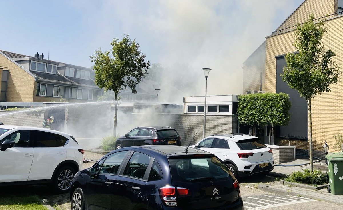 Grote brand na uit de hand gelopen bbq in Leerdam