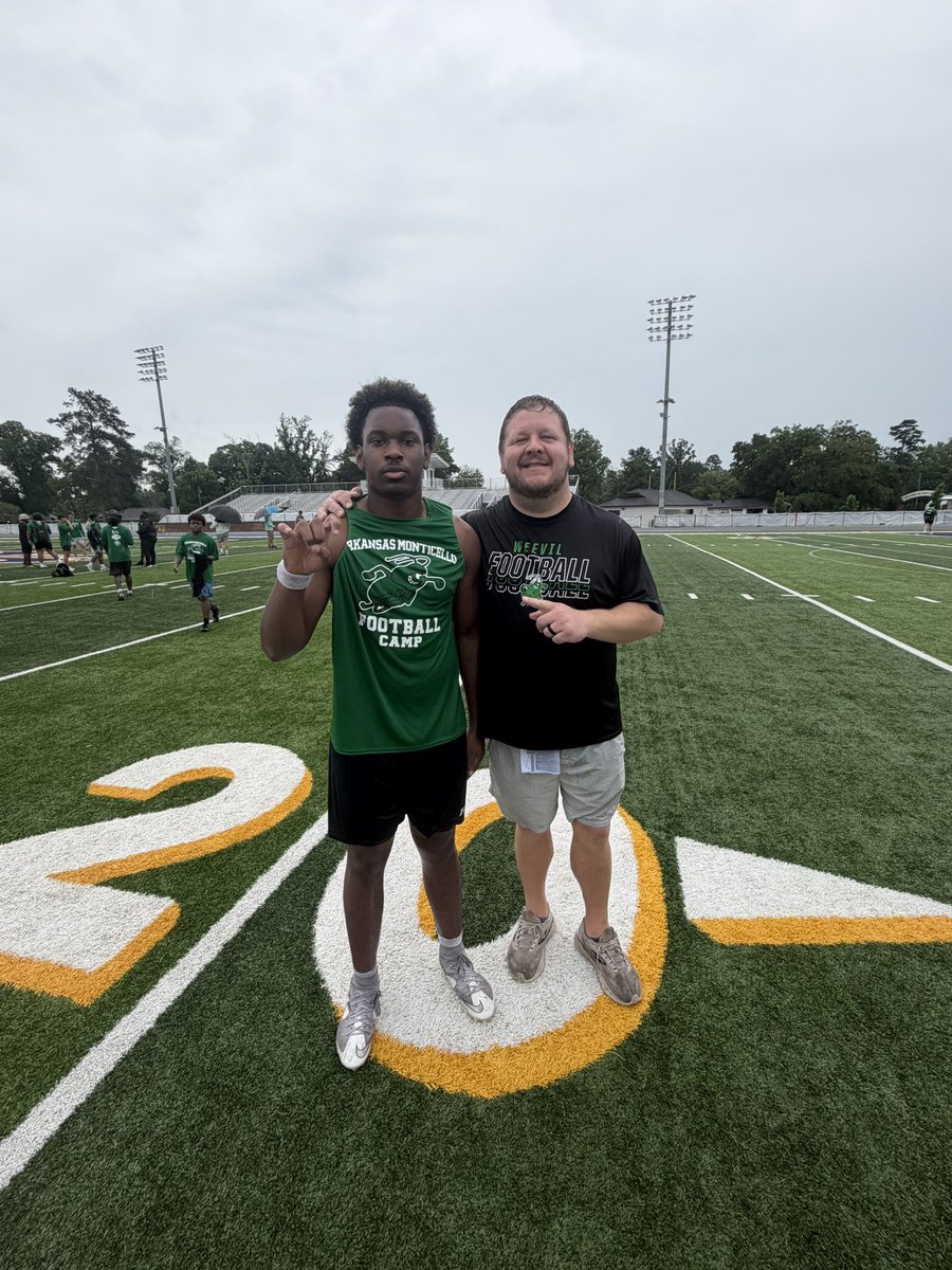 Justin_Hall31's tweet photo. After a great conversation with @coachTDodd I’m blessed to receive my first offer from @WeevilFootball, thank you god!! 

@CoachGGoff @campriar_ @CAMP_HARDY @SpenceUrquhart @samspiegs @JeritRoser @RecruitLouisian @LAvsAllYall @PrepRedzoneLA https://t.co/jzUb6U6QAY