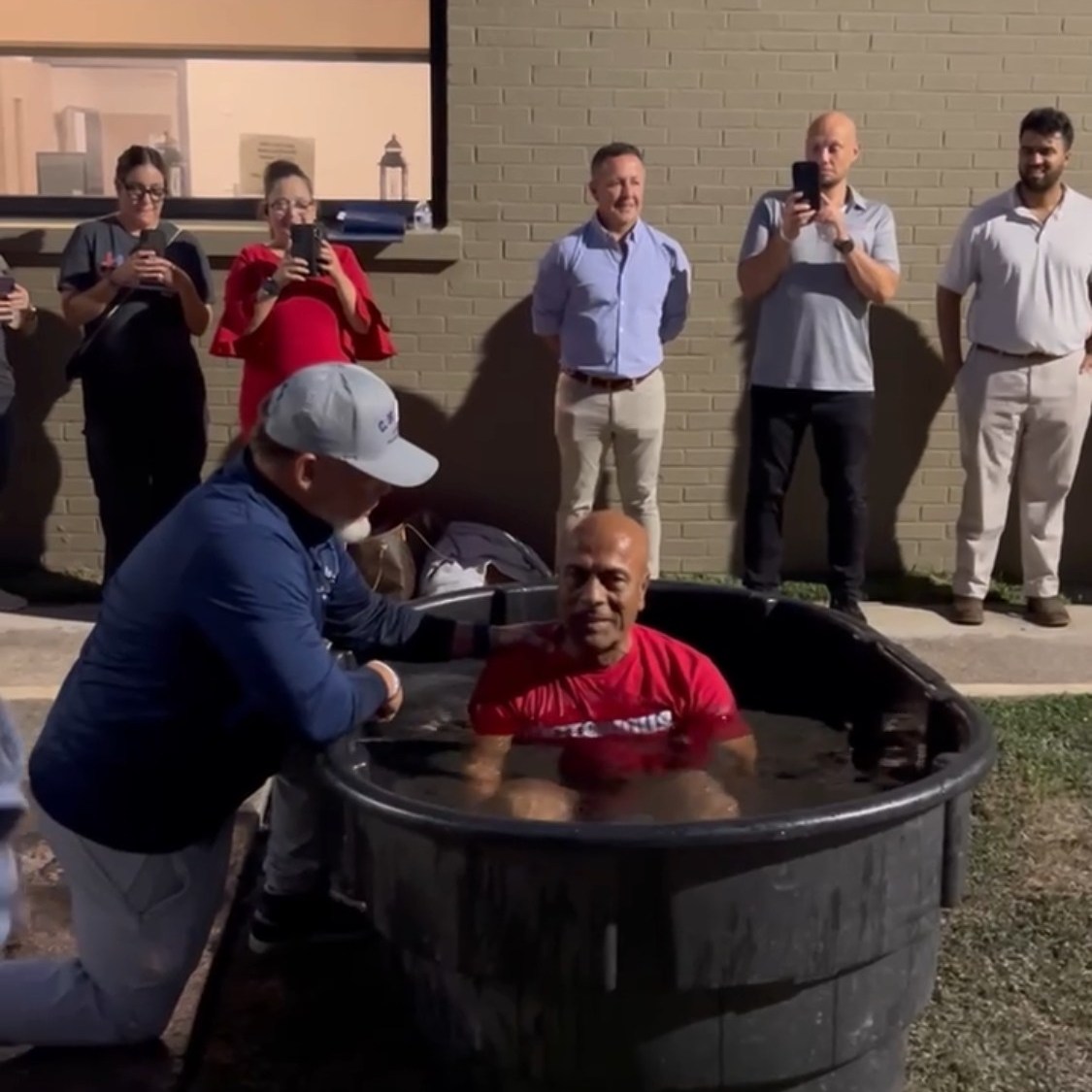 CHARMprison's tweet photo. Food. Fellowship. Worship. Testimonies. Baptisms.

Monday night, our CHARM family gathered around tables, around the Word, and around the waters of baptism — celebrating the Gospel at work in the lives of the men God is transforming. https://t.co/foSBFggUPz
