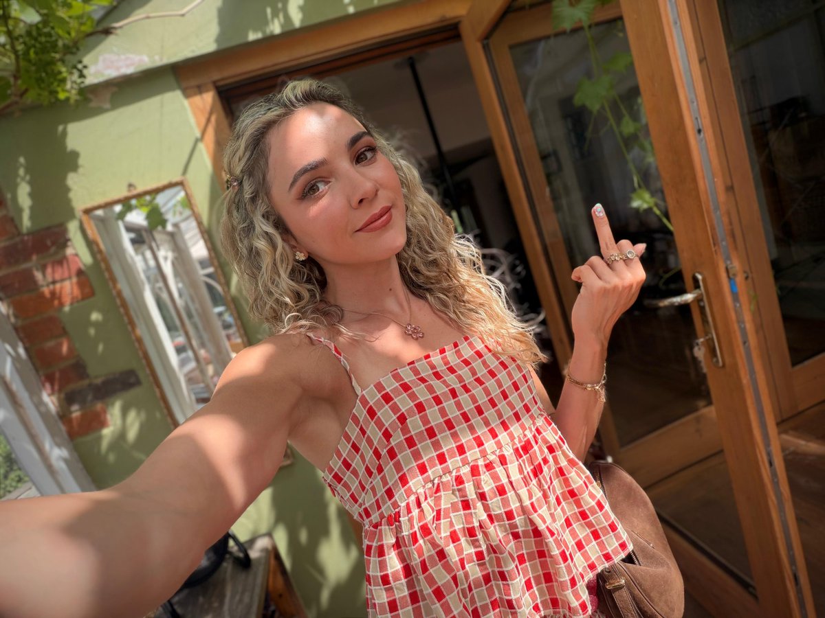 Goddess Molly ✨ tweet media