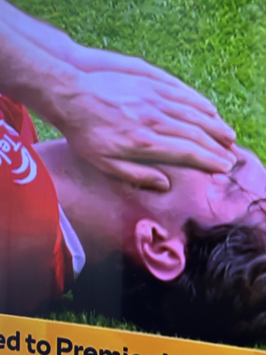 SFC_Sam's tweet photo. It’s what you are good at!! #Boro 🐅 https://t.co/ADzII8Y00I