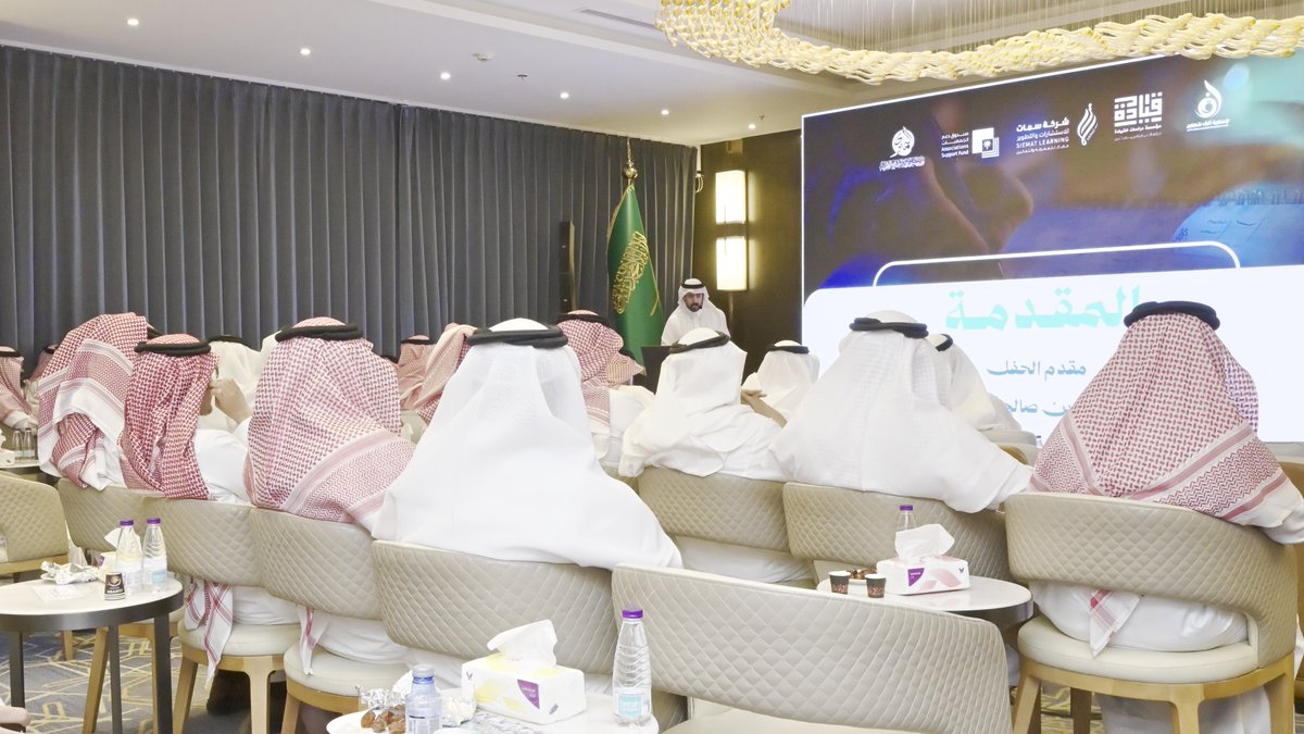 siematsa's tweet photo. بفضل الله وتوفيقه، انتهى مشروع تأسيس 5 مكاتب #لإدارة_المشاريع (PMO) في منطقة #عسير، والذي يمثل ركيزة أساسية لتعزيز كفاءة الأداء المؤسسي واستدامة الأثر في القطاع الثالث.

كل الشكر والتقدير لشركاء النجاح الذين جعلوا هذا الإنجاز ممكناً برؤيتهم ودعمهم المستمر:
- الشريك الداعم والممكّن: صندوق دعم الجمعيات @asfgovsa
- الشريك الاستراتيجي: جمعية أفق لتطوير العمل التنموي @OfuqOrg
- والشكر موصول لفريق العمل المتميز الذي اجتهد في تحويل المستهدفات إلى واقع ملموس.

لقد أثمر هذا المشروع عن مخرجات استراتيجية وتشغيلية متكاملة لضمان استدامة هذه المكاتب، شملت:
 1️⃣ مقياس الجاهزية والاحتياج: لتقييم الوضع الراهن بدقة.
 2️⃣ميثاق مكاتب إدارة المشاريع: مخصص لكل مكتب بناءً على نوع وتخصص كل جمعية.
 3️⃣ وثيقة تصميم الهيكل التنظيمي: لضمان سلاسة التدفق الإداري.
 4️⃣ الدليل التشغيلي المتكامل: متضمناً كافة النماذج والأدوات اللازمة للتنفيذ.
 5️⃣ وثيقة مؤشرات الأداء ولوحة المؤشرات (Dashboard): وربطها مباشرة باستراتيجية كل منظمة لضمان قياس الأثر والنمو المستمر.

نتطلع بشغف لرؤية ثمار هذه المكاتب تنعكس على جودة المشاريع التنموية في منطقة عسير الغالية ✨

#إدارة_المشاريع - #القطاع_غير_الربحي - #تطوير_مؤسسي - #عسير- #رؤية_السعودية_2030 -#PMO